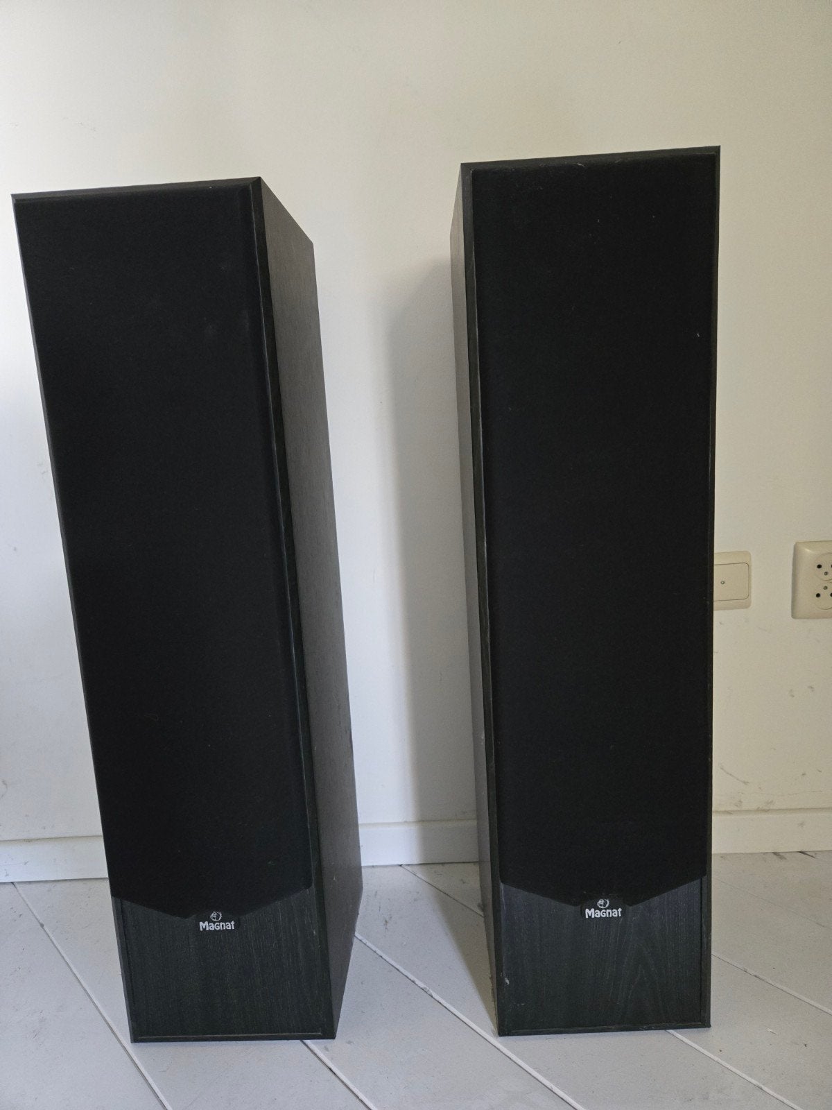 te koop 2 Magnat boxen ., Audio, Tv en Foto, Ophalen, Magnat