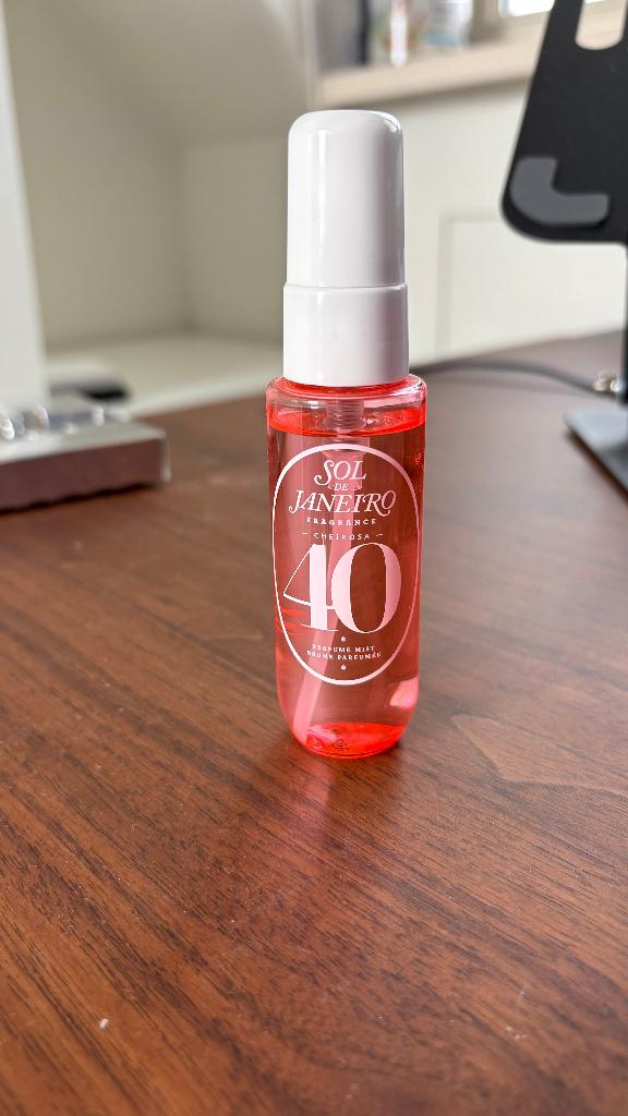 Sol de janeiro perfume mist, Sieraden, Tassen en Uiterlijk, Uiterlijk | Parfum, Ophalen of Verzenden, Zo goed als nieuw