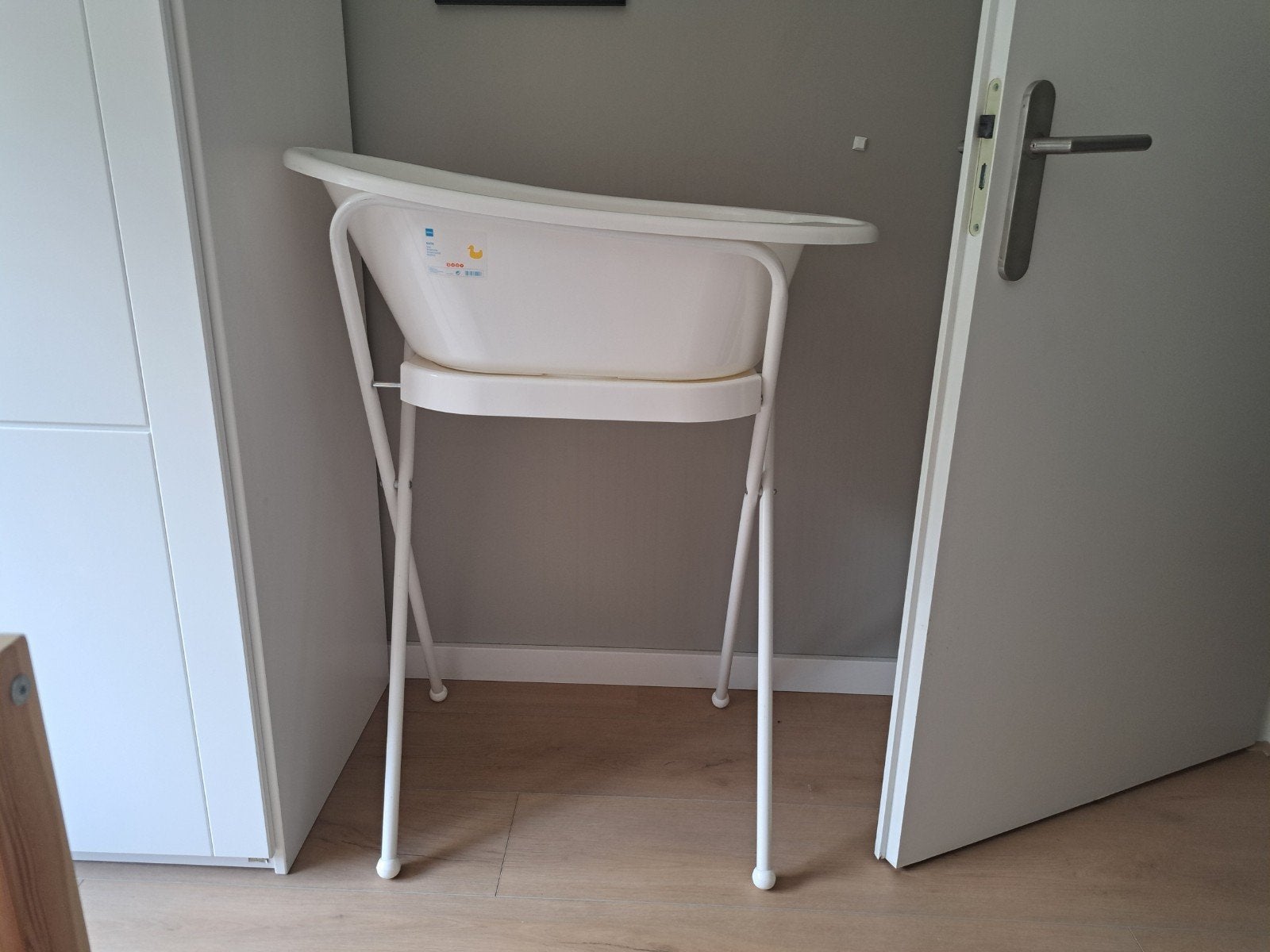 Babybadje met standaard - Wit, Gebruikt, Badje, Standaard, Ophalen