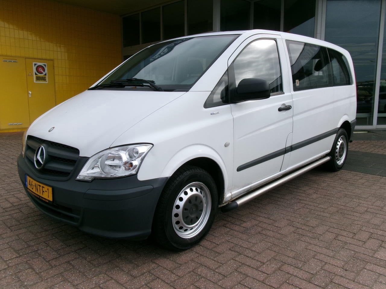 Mercedes-Benz Vito 2.2 CDI 9-PERSOONS PERSONENBUS ( EXPORT ?, Euro 5, Stof, Gebruikt, 2000 kg
