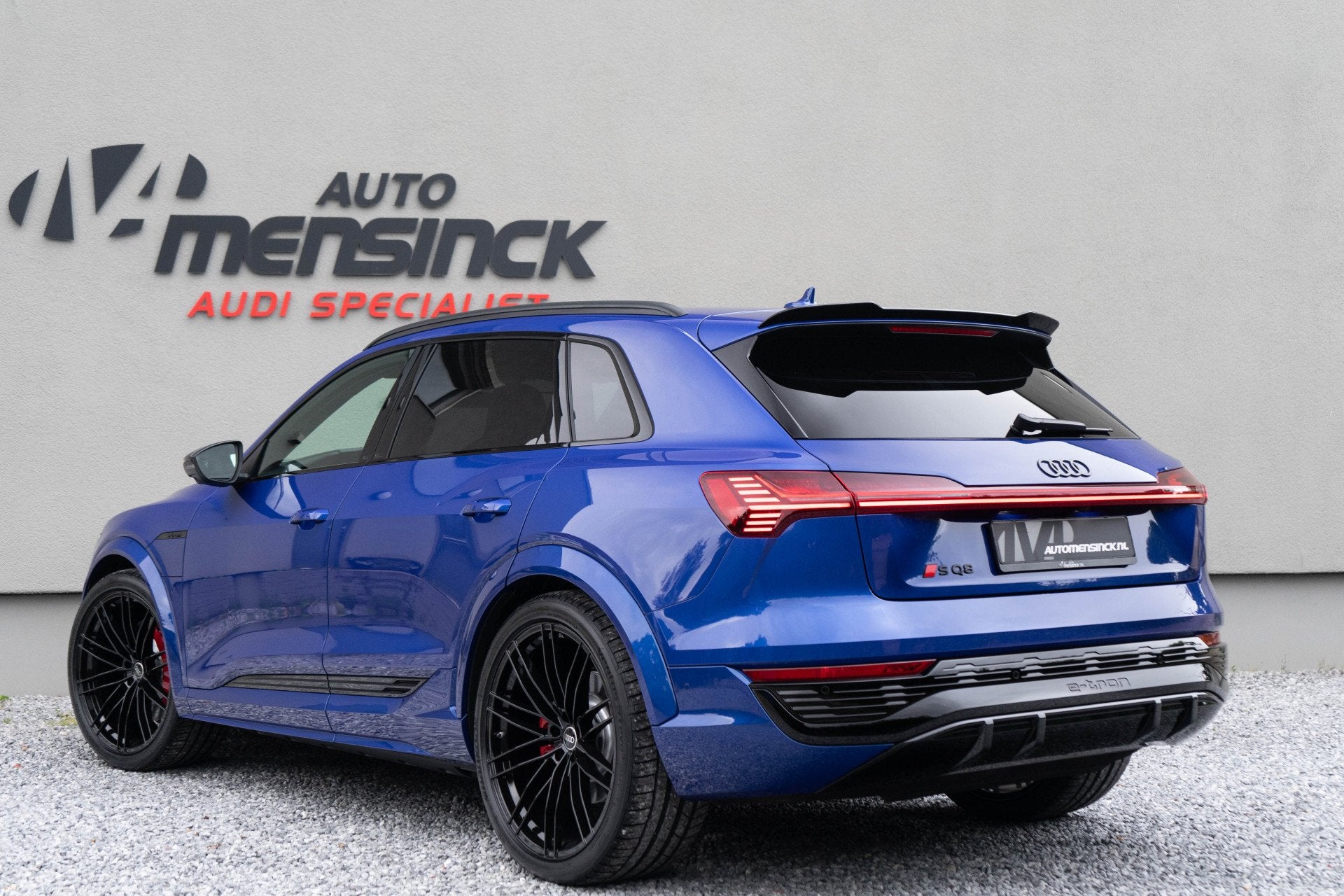Audi SQ8 e-tron Quattro / 23 Inch Velgen/ 360 Top View/ B&O/, Auto's, Automaat, Dealer onderhouden, Gebruikt, Zwart