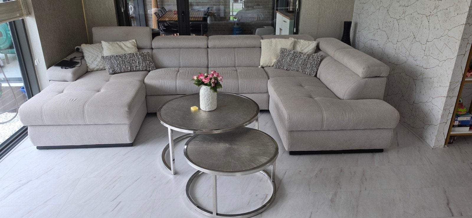 Grote U-vormige slaapbank met opbergruimte + 2 salon tafels, Ophalen, Gebruikt, Stof