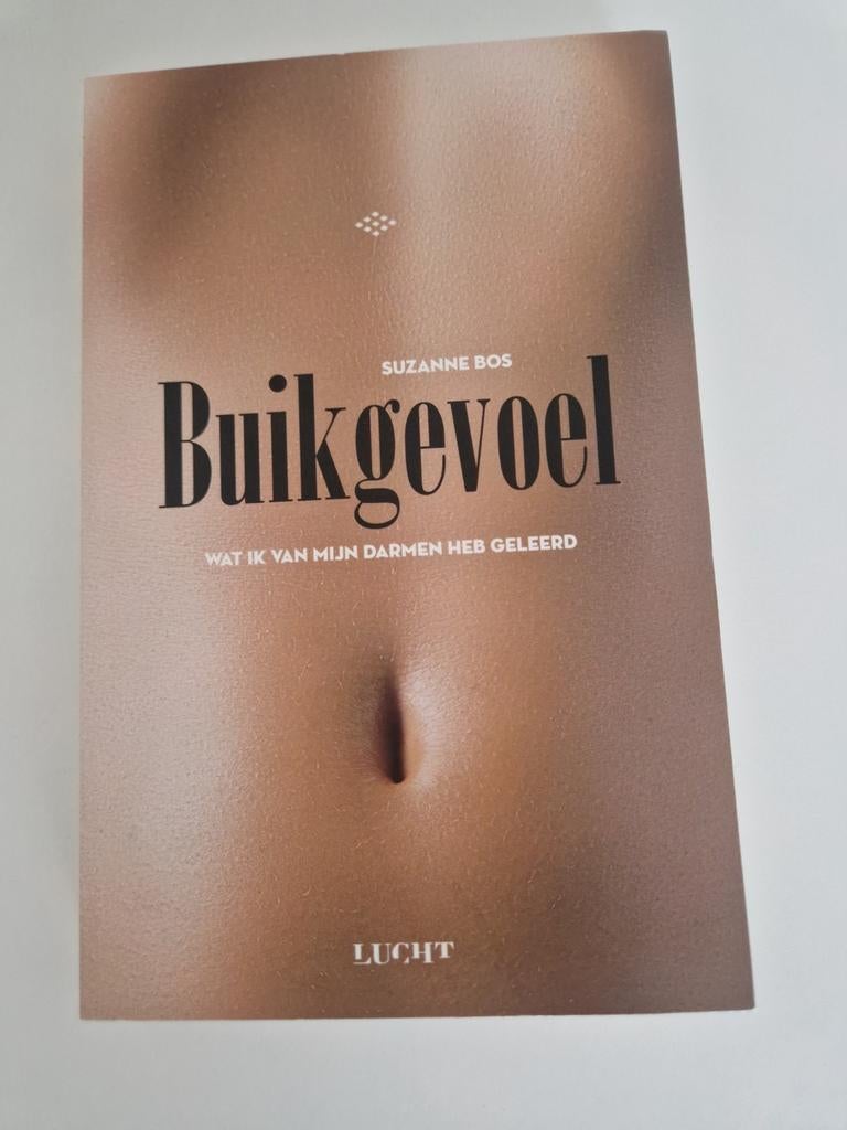 Buikgevoel: Wat ik van mijn darmen heb geleerd - Suzanne Bos, Ophalen of Verzenden, Zo goed als nieuw, Gezondheid en Conditie