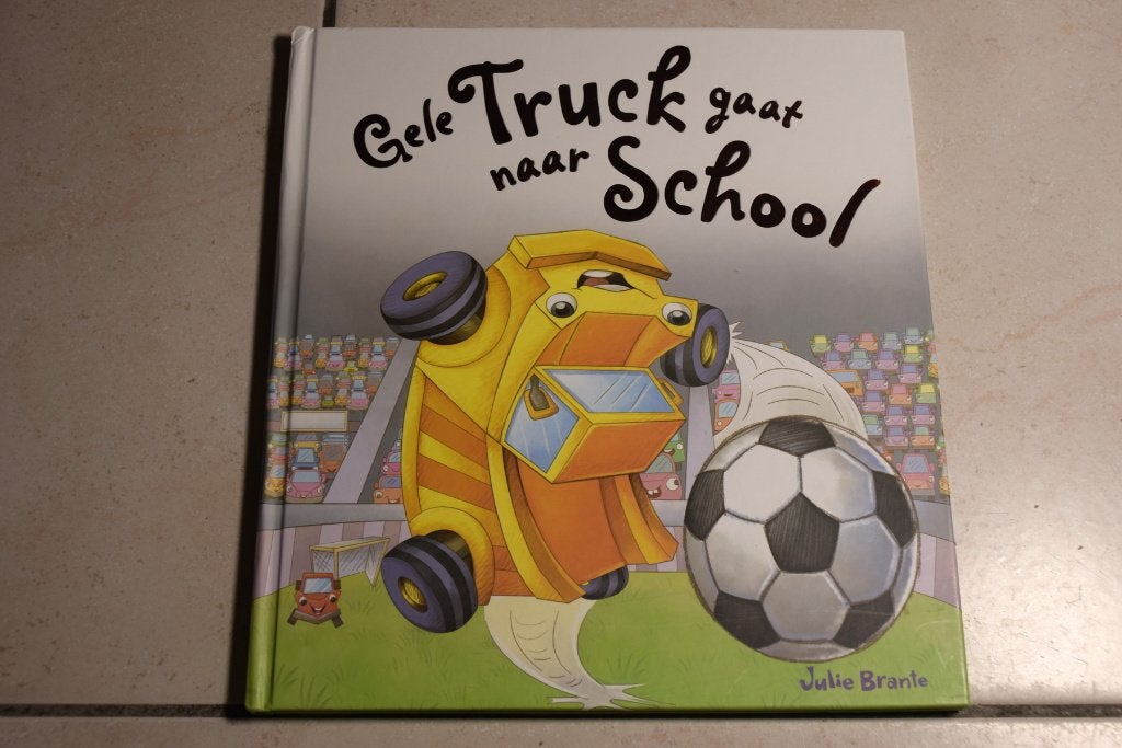 Gele Truck gaat naar School / Julie Brante, Boeken, Kinderboeken | Kleuters, Zo goed als nieuw, Fictie algemeen, Ophalen of Verzenden