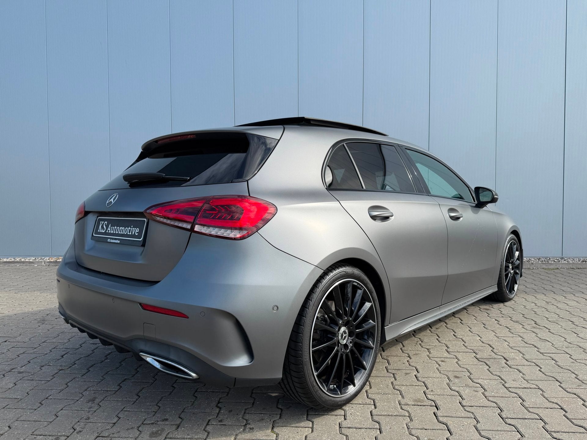 Mercedes-Benz A-klasse A250 Premium AMG 224PK Pano Burmester, 15 km/l, Gebruikt, 4 cilinders, Bedrijf