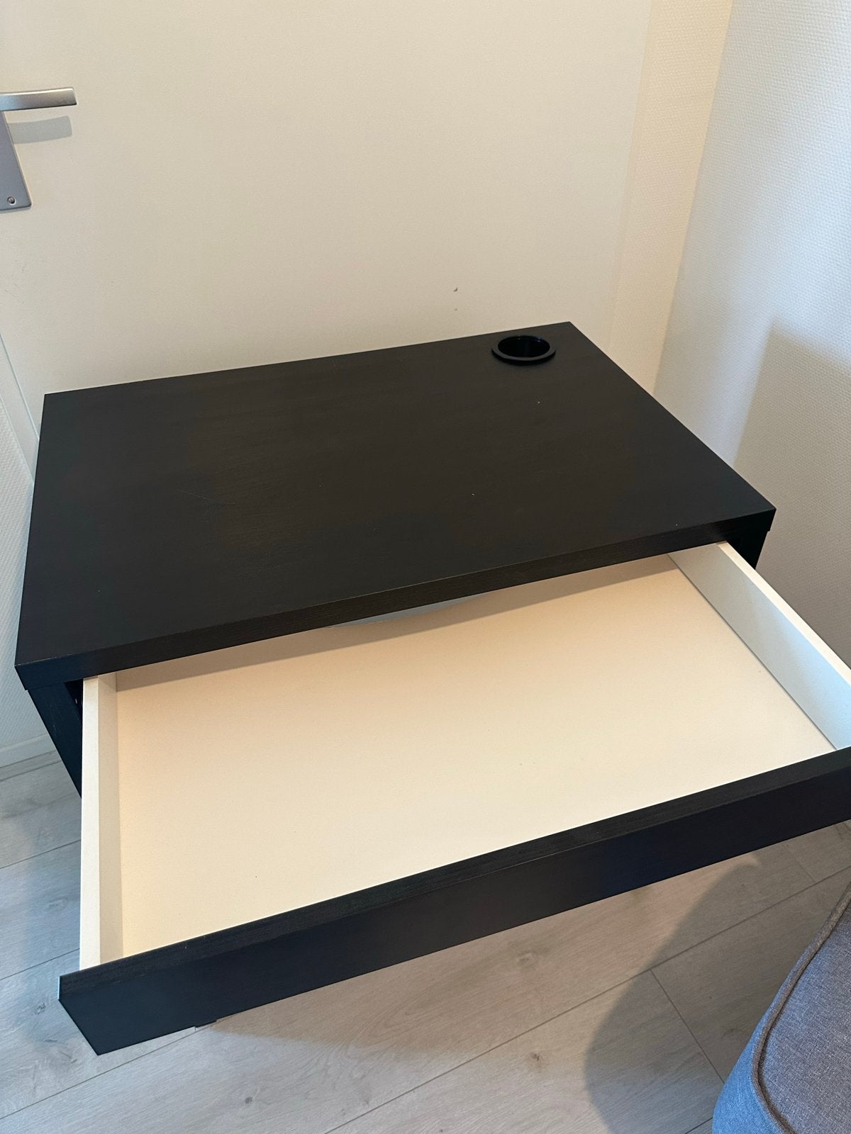 IKEA MICKE Bureau Zwartbruin, Ophalen, Zwart, Gebruikt, Met lades