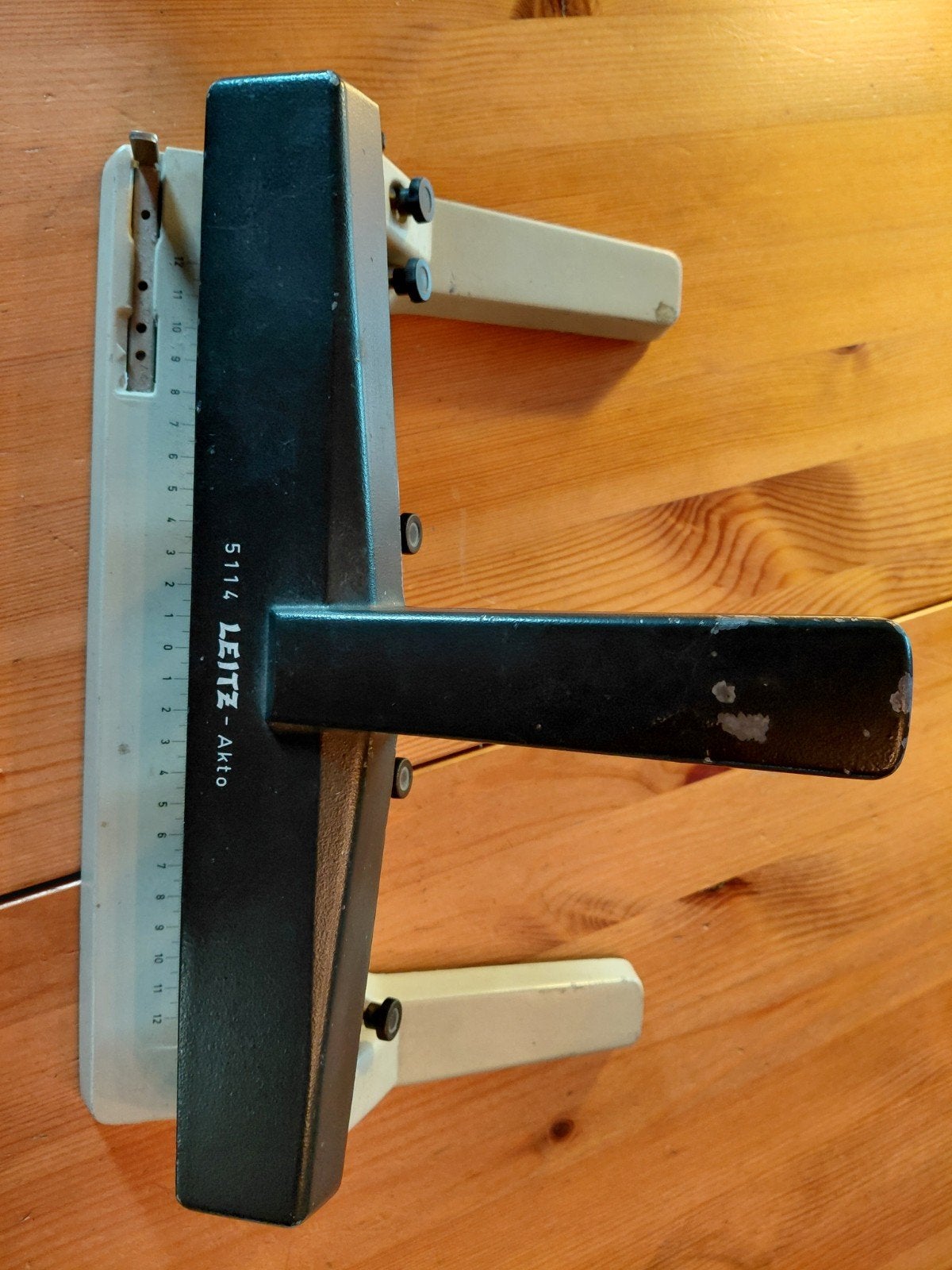 goed functionerende Leitz 5114 Akto perforator 4 gaats, Ophalen of Verzenden