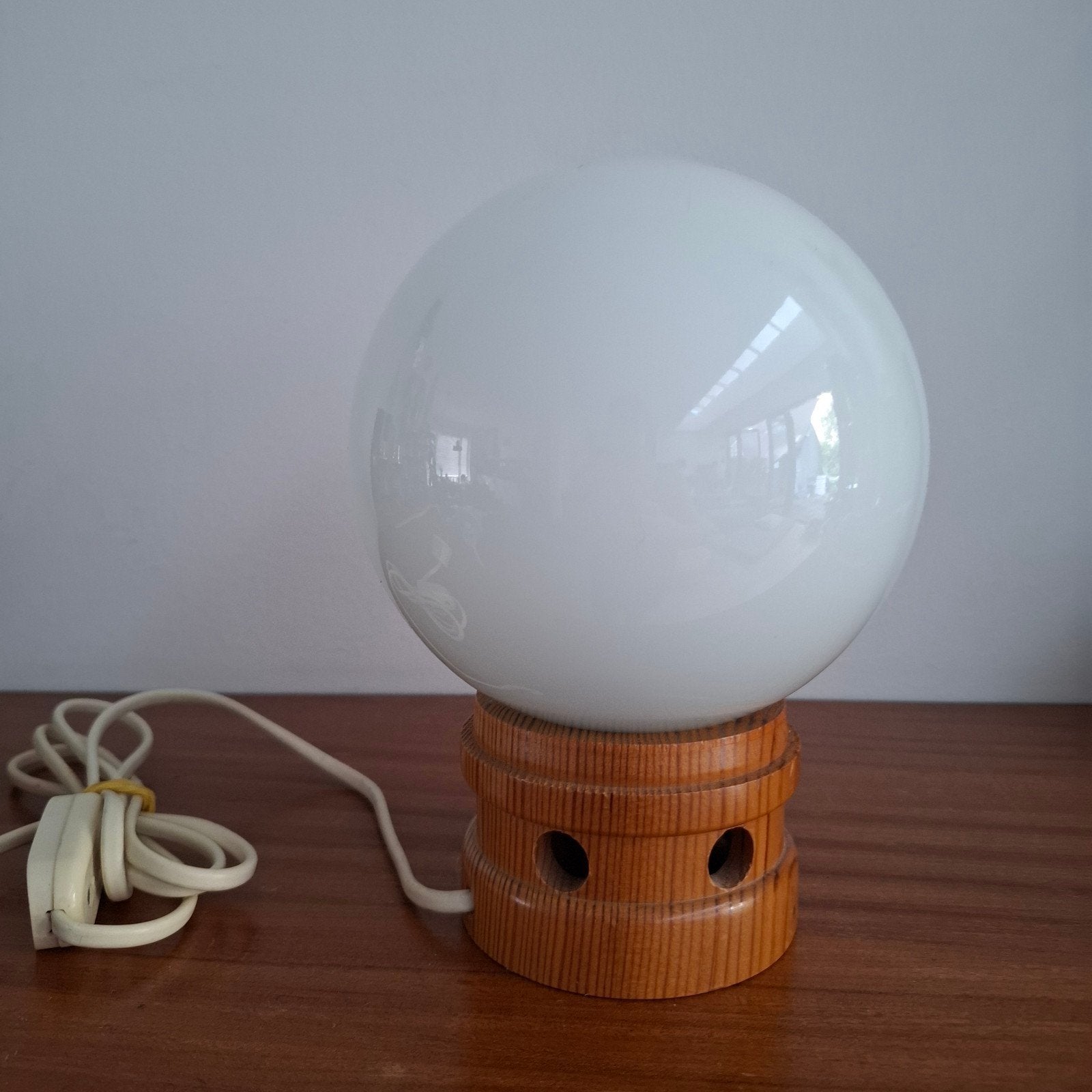 Vintage tafellamp, hout, zweeds /deens design, Huis en Inrichting, Lampen | Tafellampen, Ophalen, Gebruikt, Wit, Hout