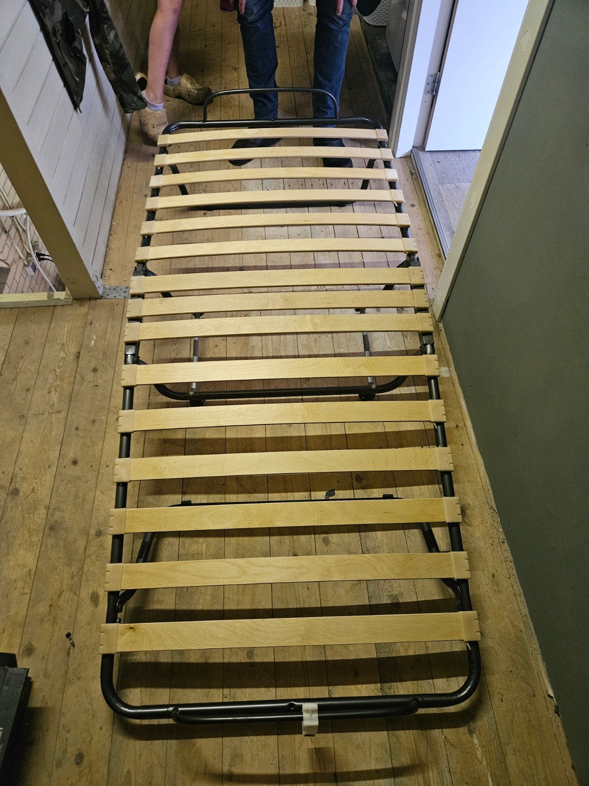 Opklapbed zonder matras - Ideaal voor logees, Huis en Inrichting, Slaapkamer | Bedden, Ophalen of Verzenden