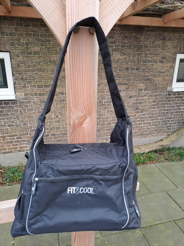 weekend tas - Sport tas Fit Cool - NIEUW!!!   49x25x26cm, 40 tot 60 cm, 30 cm of meer, Ophalen of Verzenden, Nieuw