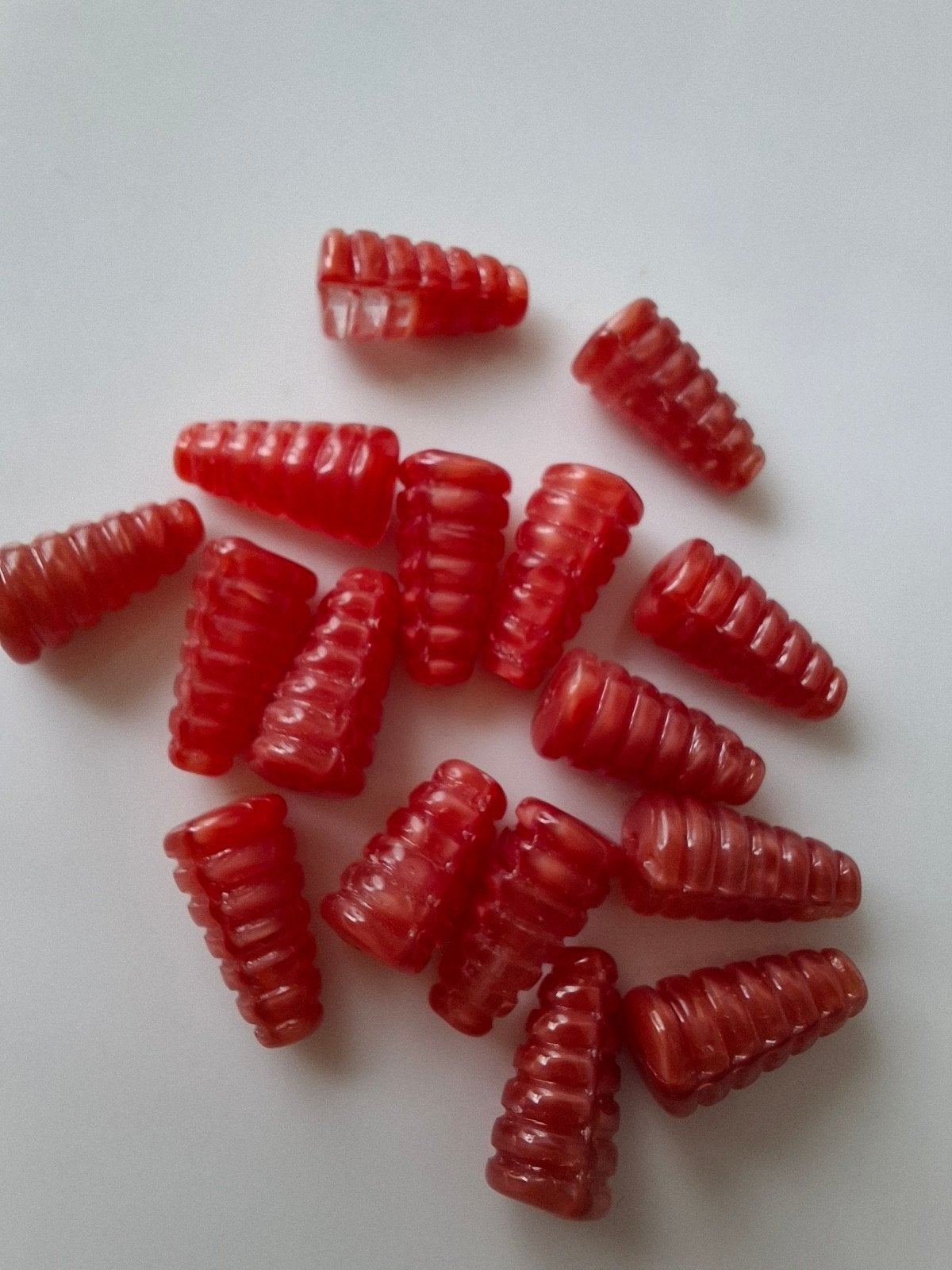 16 stuks glaskralen kegel rood kralen, Kraal, -, -, Nieuw