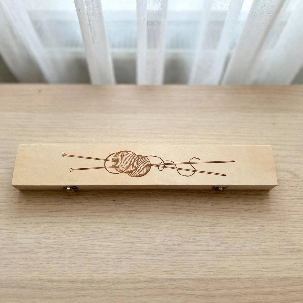 Vintage Houten Breinaalden Kist 43,5 cm + Breinaalden, Hobby en Vrije tijd, Ophalen of Verzenden, Zo goed als nieuw, Breien, Overige typen
