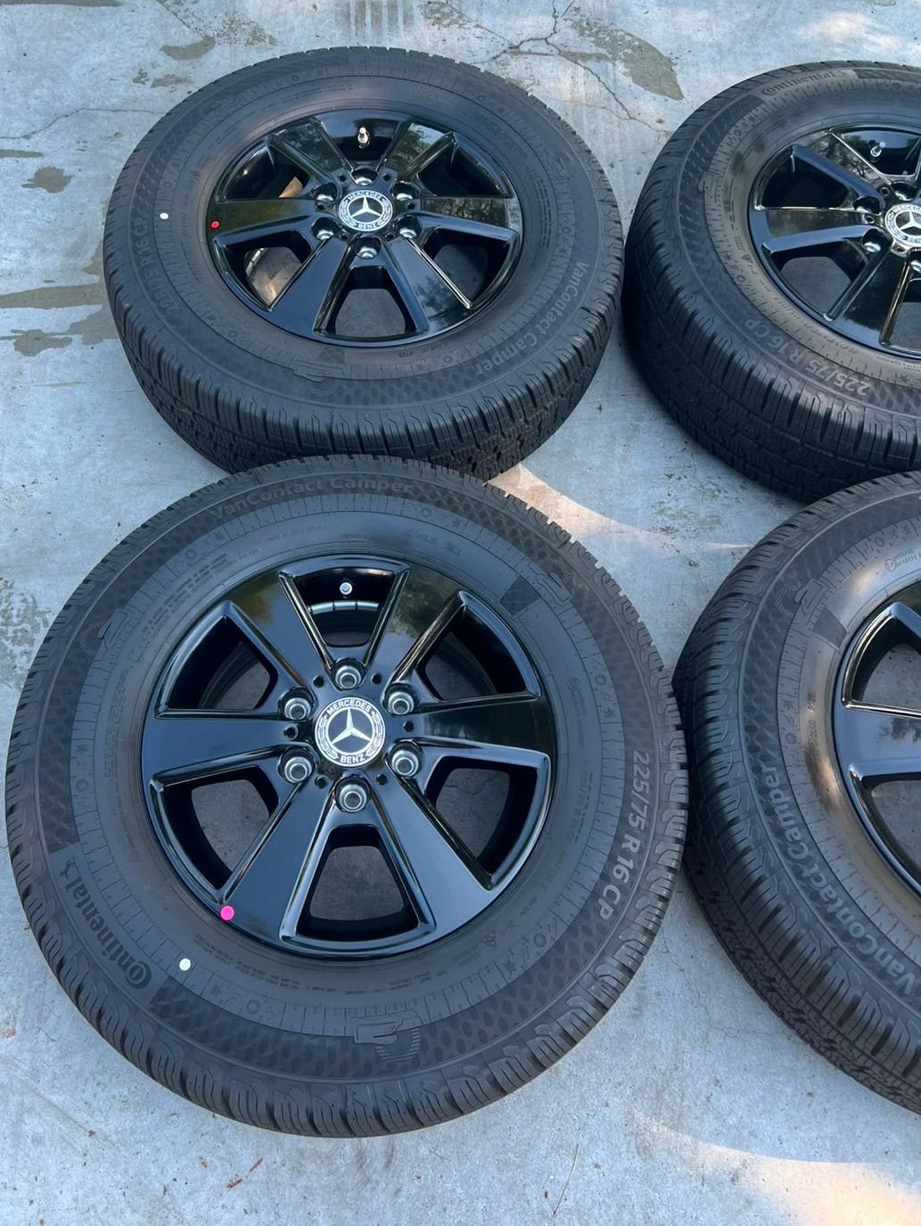 Originele Mercedes Sprinter set black edition camper, Auto-onderdelen, Banden en Velgen, Bestelwagen, 16 inch, Banden en Velgen