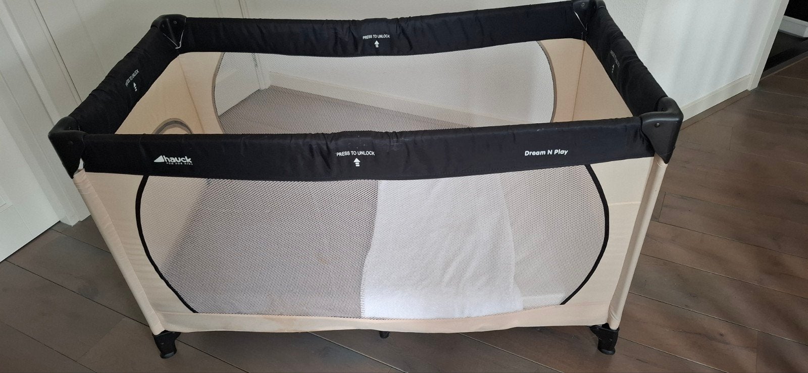camping /reis bedje met evt  matras aerosleep en dekentje, Ophalen, Gebruikt, Reisbedje