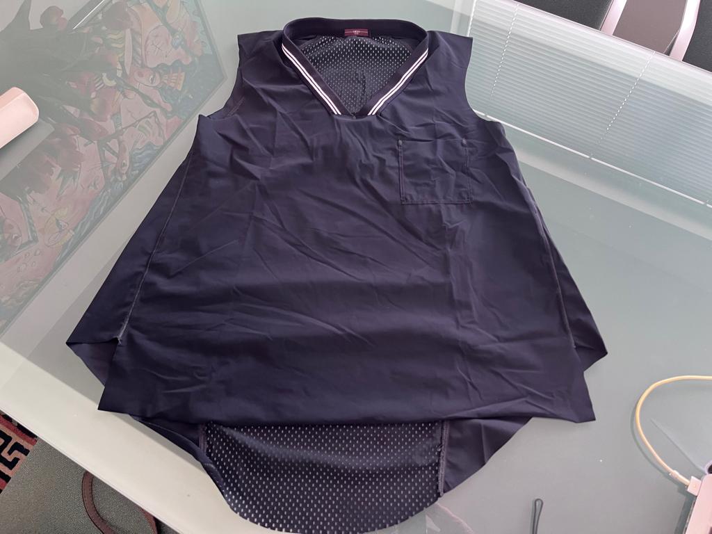 High Use tech donkerblauwe top, 36 met witte accenten, Kleding | Dames, Ophalen of Verzenden, Zo goed als nieuw, High Use, Blauw