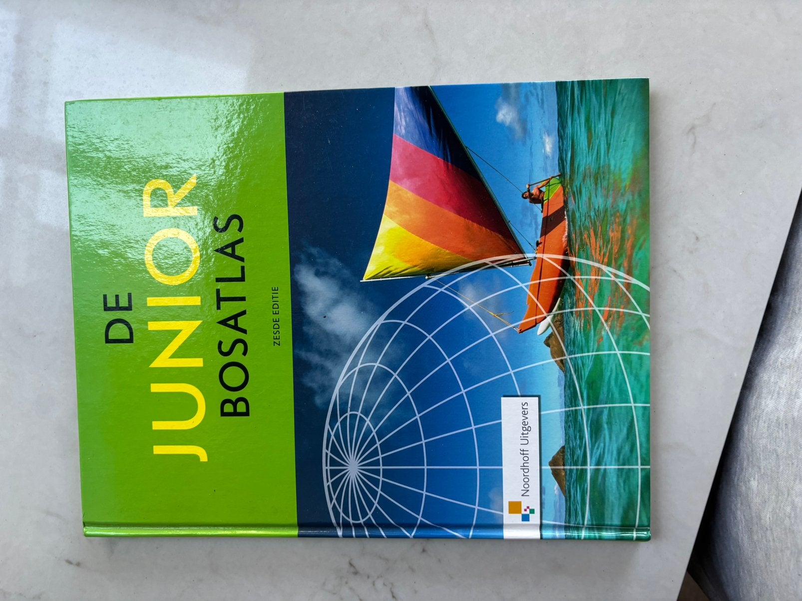 Junior bosatlas, Boeken, Atlassen en Landkaarten, Ophalen, Bosatlas, 2000 tot heden, Zo goed als nieuw