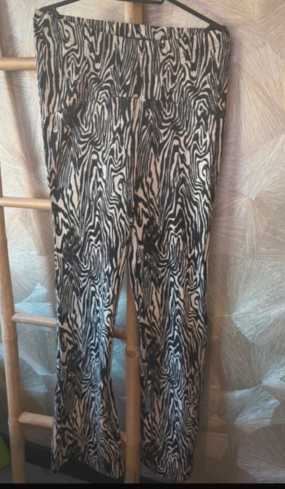 Dames zwangerschapsbroek zebraprint M/L, Kleding | Dames, Maat 38/40 (M), Zwart, Ophalen of Verzenden, Gedragen