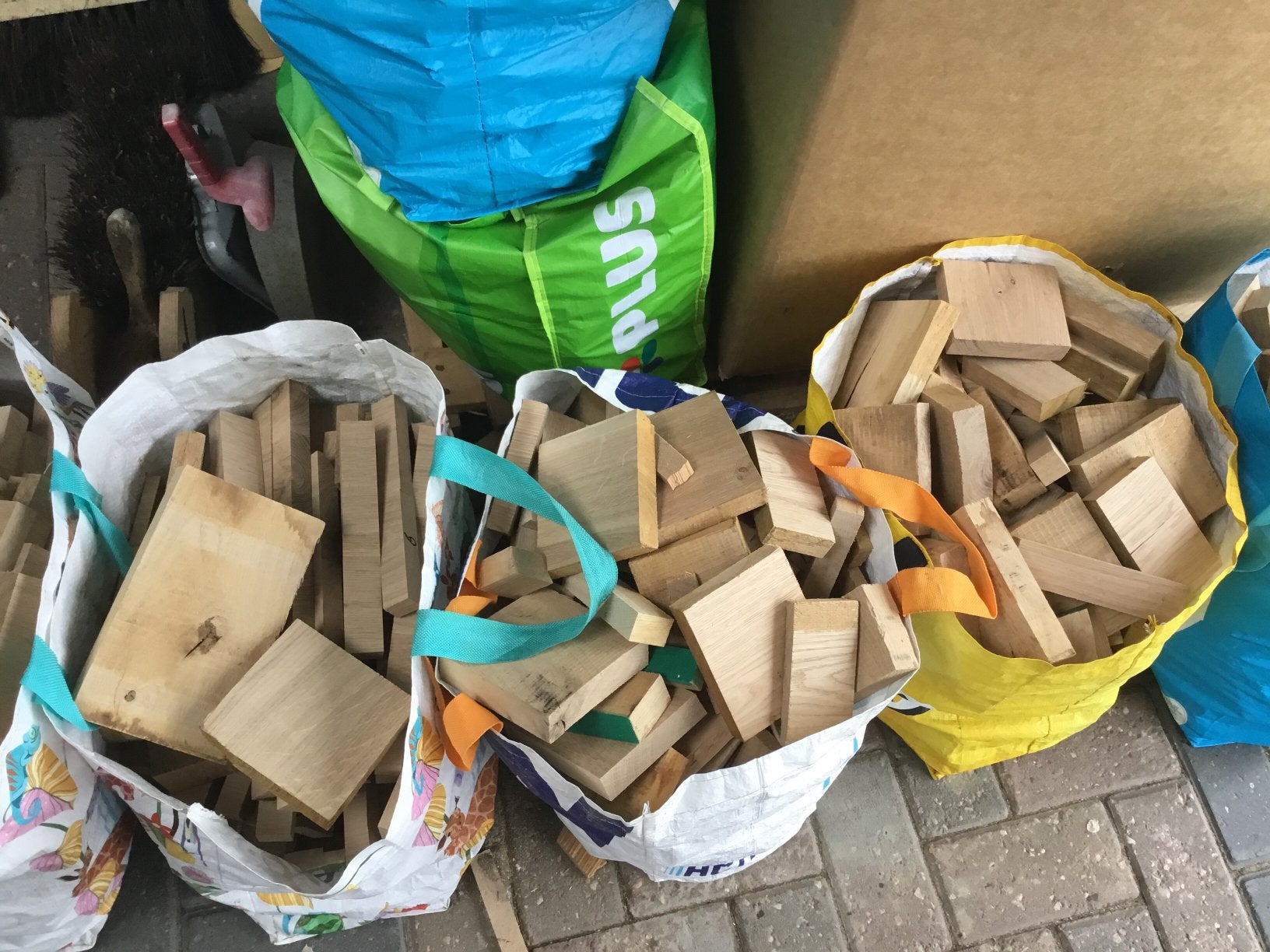 Gedroogd massief eiken kachelhout - Direct stoken!, Minder dan 3 m³, Ophalen of Verzenden, Eikenhout, Blokken