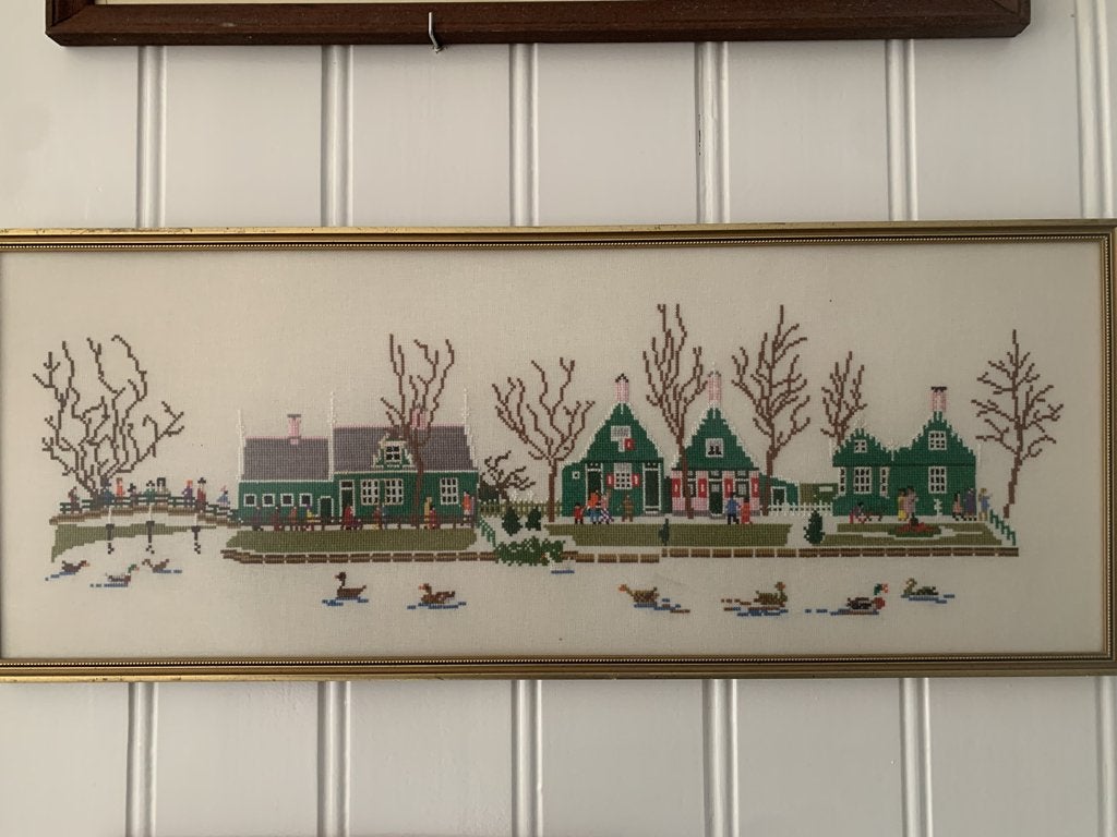 Ingelijst borduurwerk achter glas, Zaanse Schans, Antiek en Kunst, Curiosa en Brocante, Ophalen