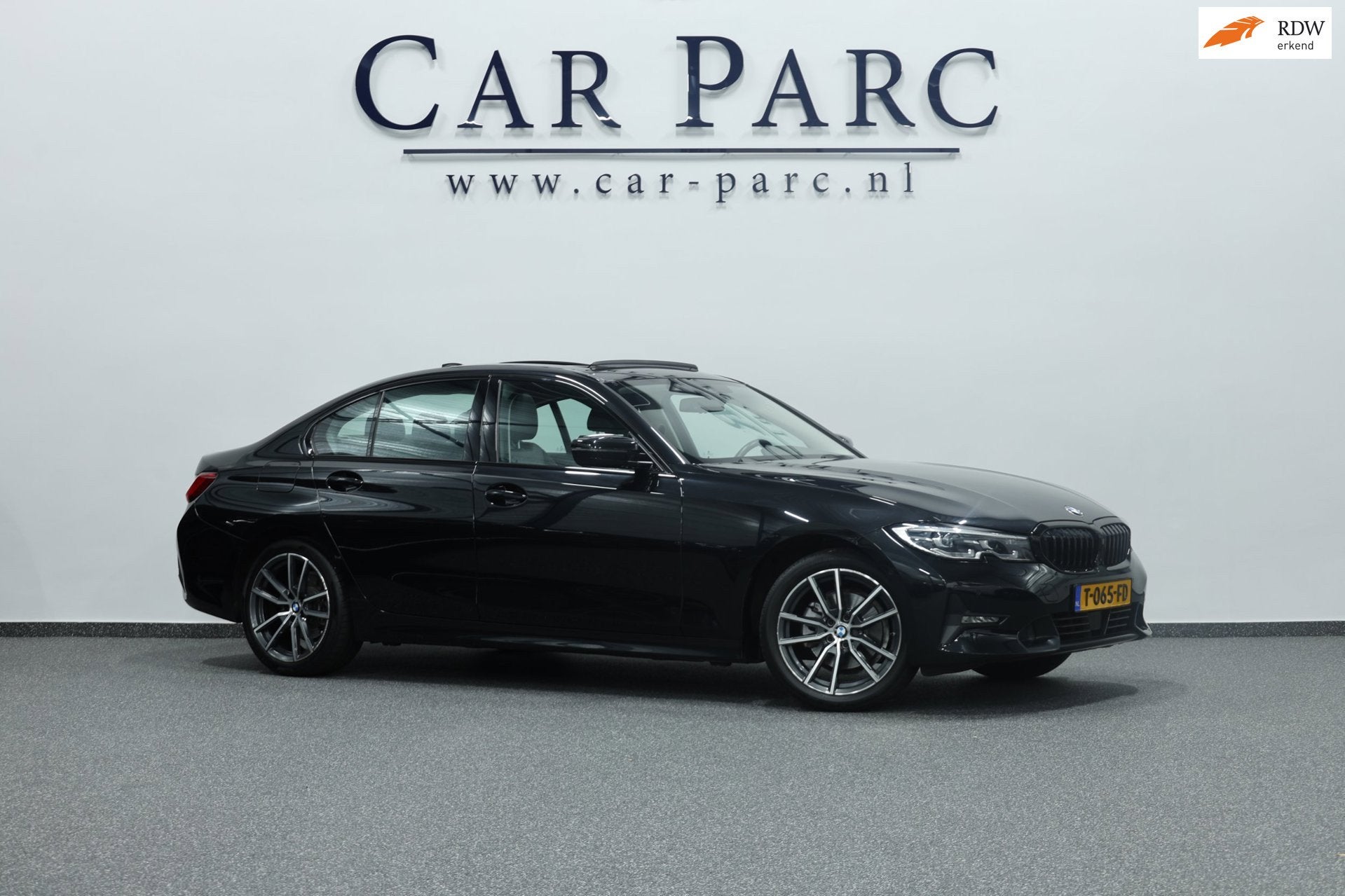 BMW 3-serie 320i M-Sport LED/VIRTUAL/SFEER/PANORAMADAK/LEDER, Auto's, Automaat, Achterwielaandrijving, Gebruikt, Euro 6