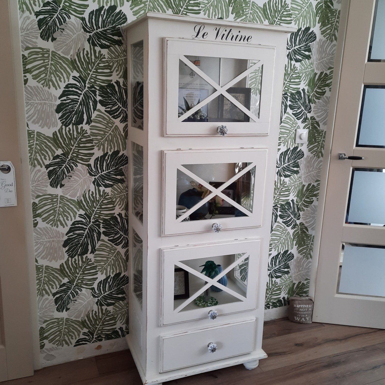 Vitrine Kast - Wit met Glazen Deuren en Lade, Ophalen, Minder dan 50 cm, Gebruikt, Met lade(s)