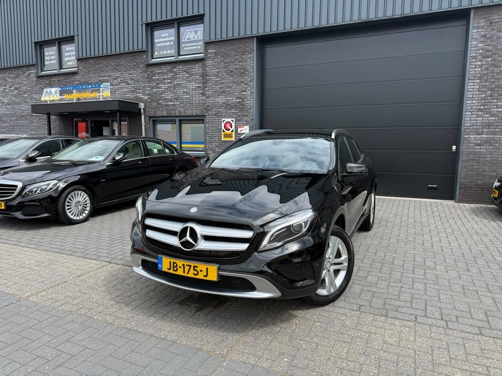 Mercedes-Benz GLA 180 Ambition | 12MND GARANTIE | AUTOMAAT |, Auto's, Mercedes-Benz, Gebruikt, 4 cilinders, 715 kg, Leder en Stof