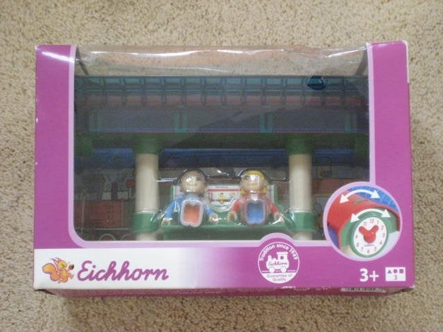 Eichhorn houten perron met poppetjes voor bij Brio baan, Ophalen of Verzenden, Nieuw