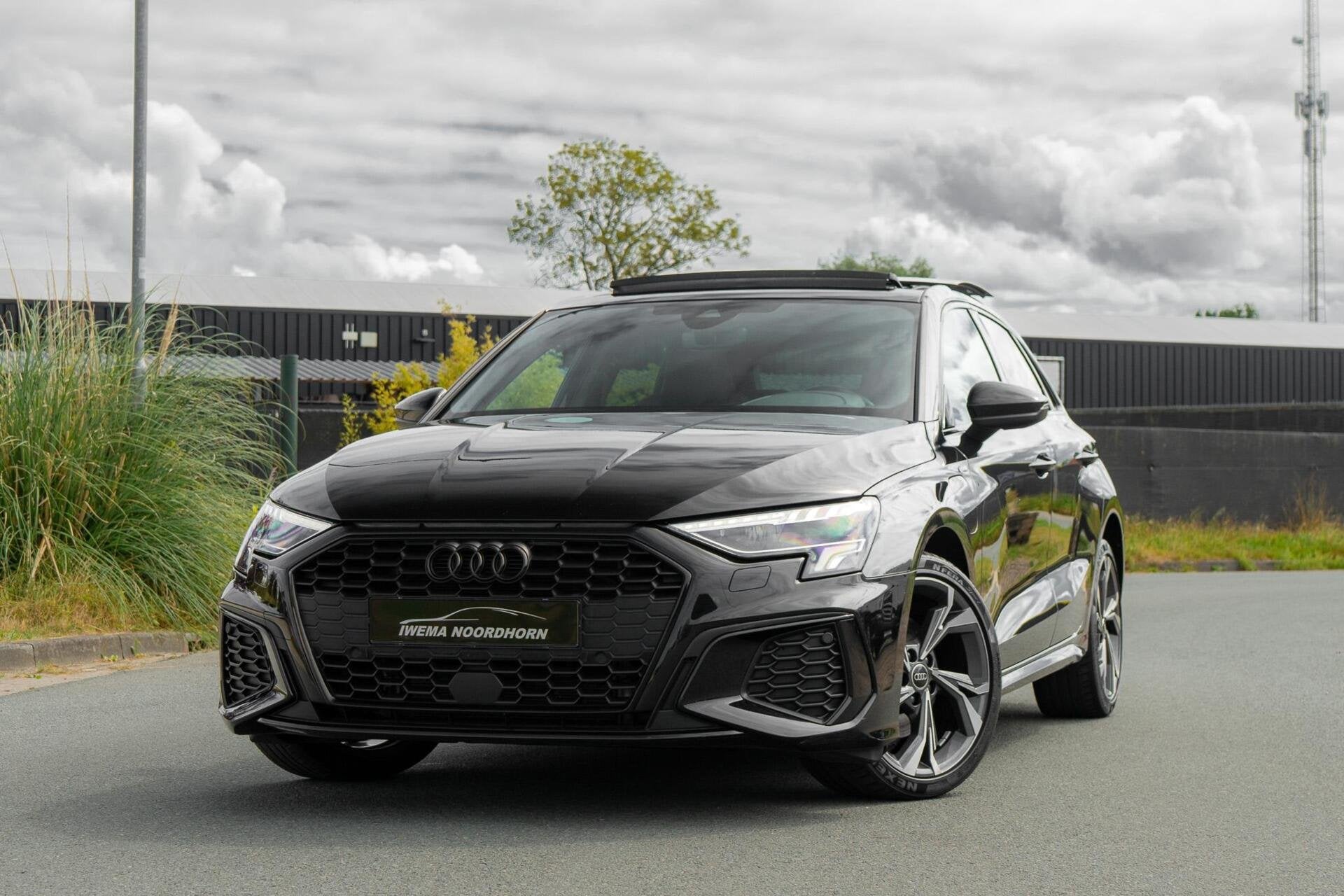 Audi A3 Sportback 40 TFSIe|Panoramadak|Camera|Diamond stitch, Gebruikt, Zwart, 4 cilinders, 1535 kg