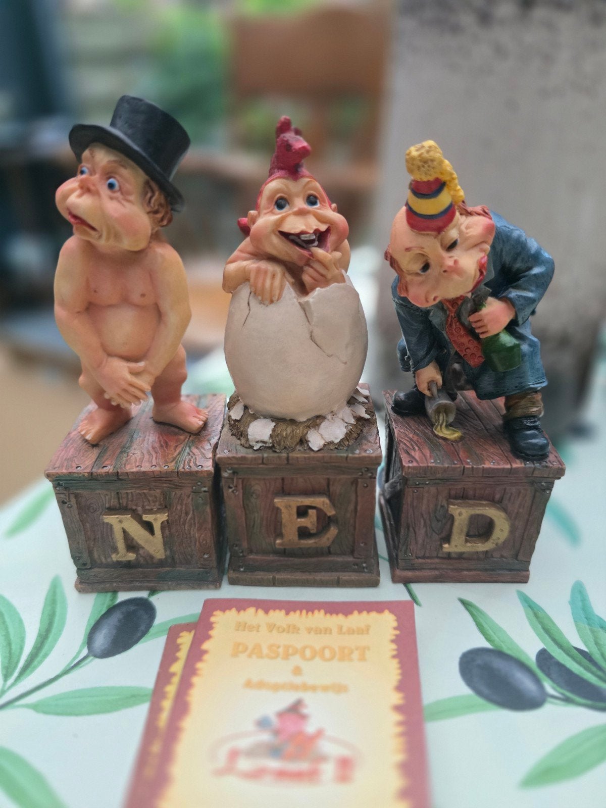 Het Volk van Laaf beeldjes met paspoort, Verzamelen, Ophalen of Verzenden, Gebruikt