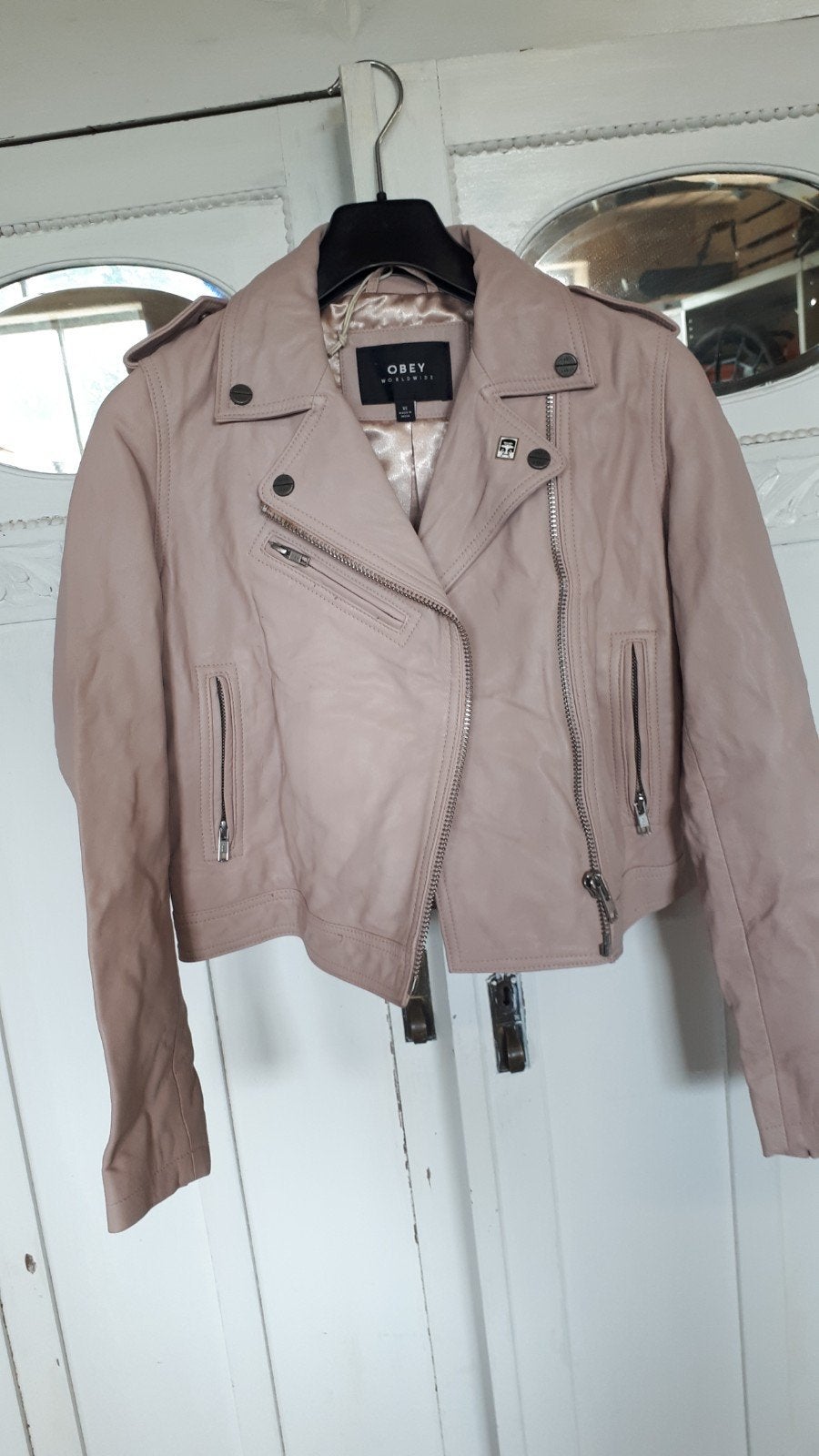 Oud roze leren jasje maat xs van Obey, Ophalen of Verzenden, Zo goed als nieuw, Maat 38/40 (M), Roze