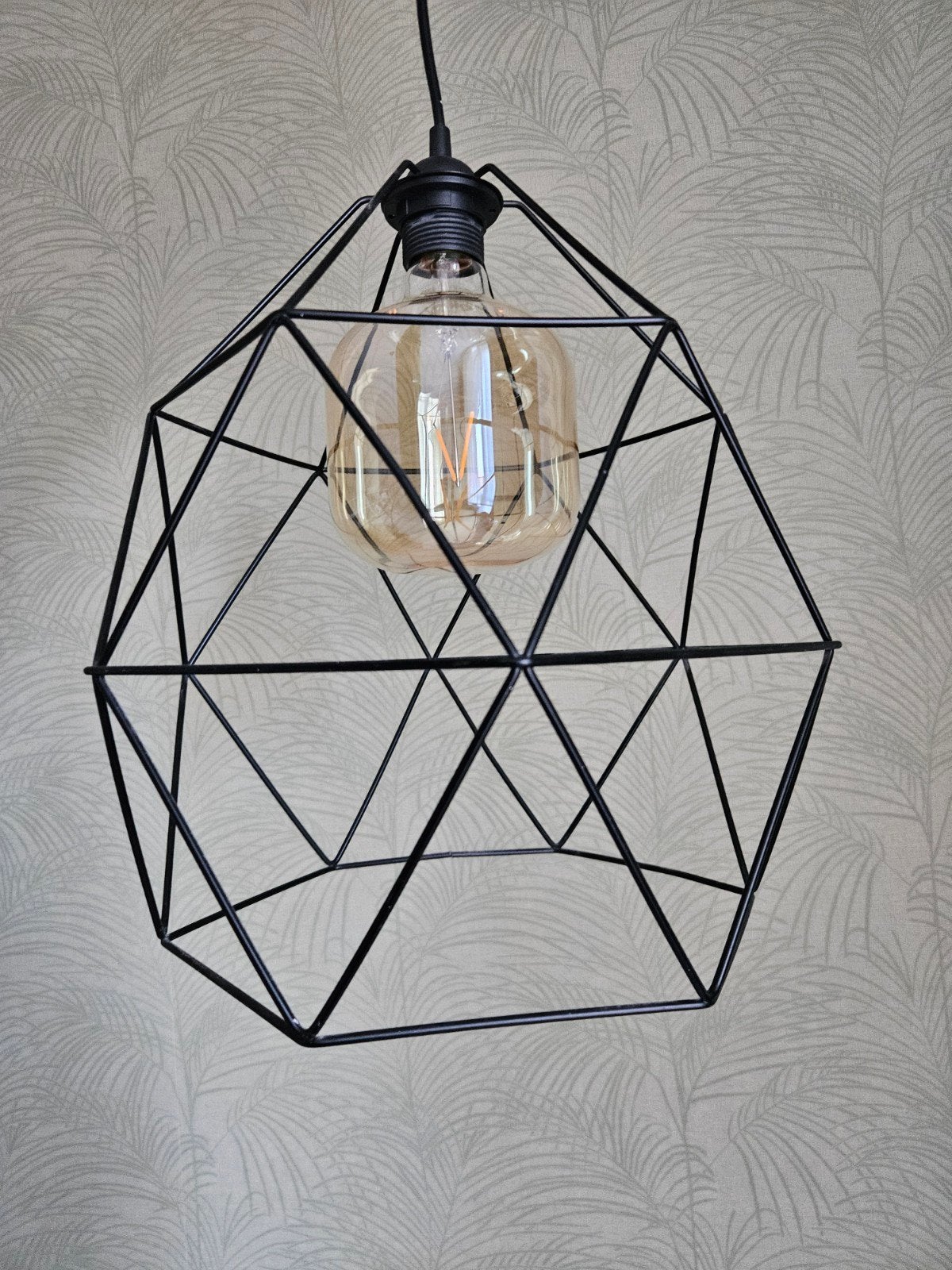 Zwarte industriële hanglamp met geometrisch design, Huis en Inrichting, Metaal, Zwart, Industrieel, Ophalen of Verzenden
