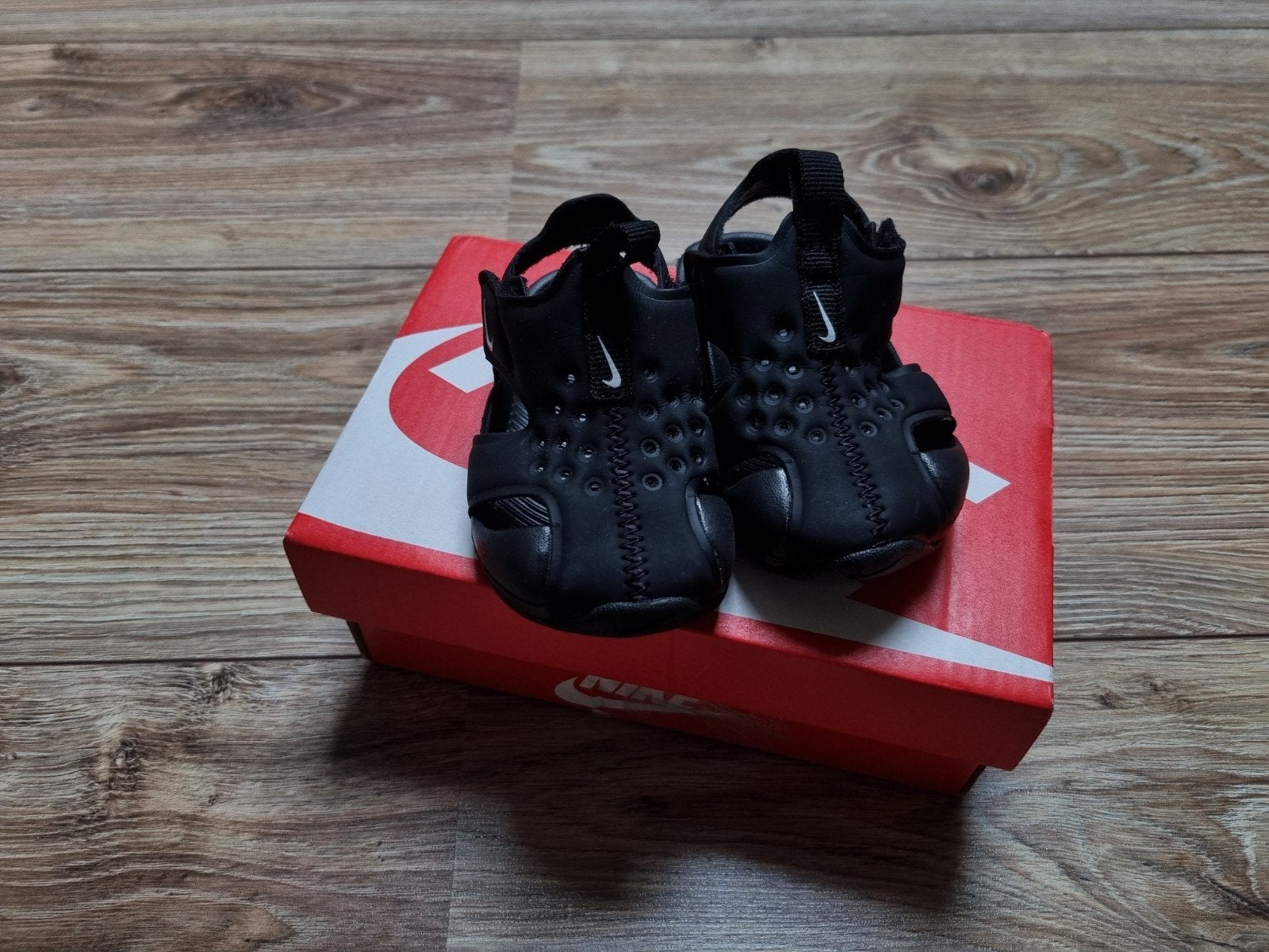 Nieuwe baby nike schoentjes maatje 18,5 - 2x beschikbaar, Schoentjes, Nieuw, Ophalen of Verzenden, Nike