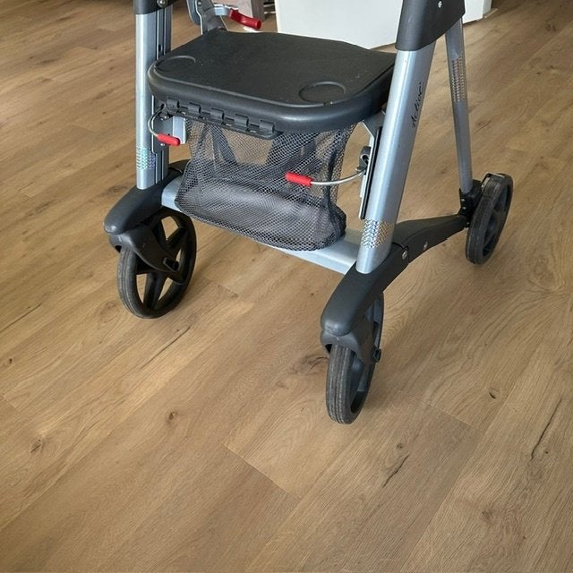 ANWB Rollator ACTIVE, Ophalen, Opvouwbaar, Zo goed als nieuw