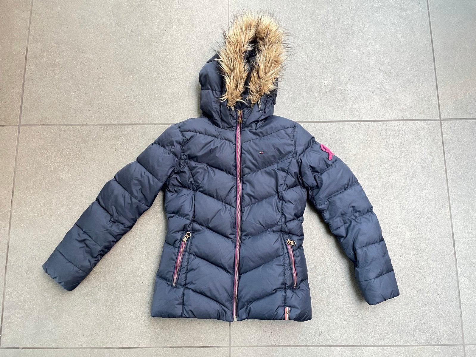 Tommy Hilfiger meisjes winterjas maat 152, Ophalen of Verzenden, Zo goed als nieuw, Meisje, Jas