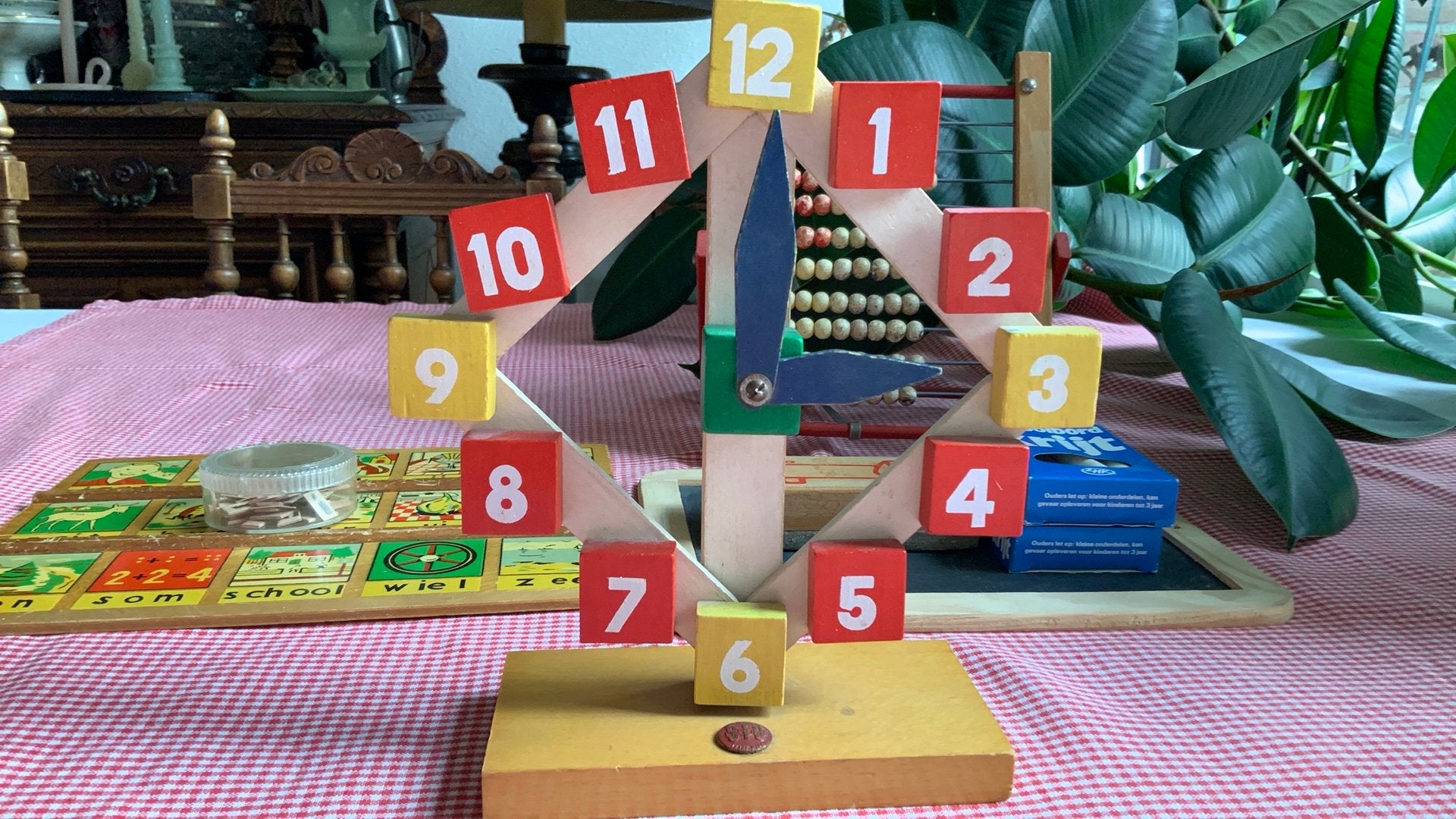 SIO Vintage houten leerklok met metalen label, Kinderen en Baby's, Speelgoed | Educatief en Creatief, Ophalen of Verzenden, Gebruikt