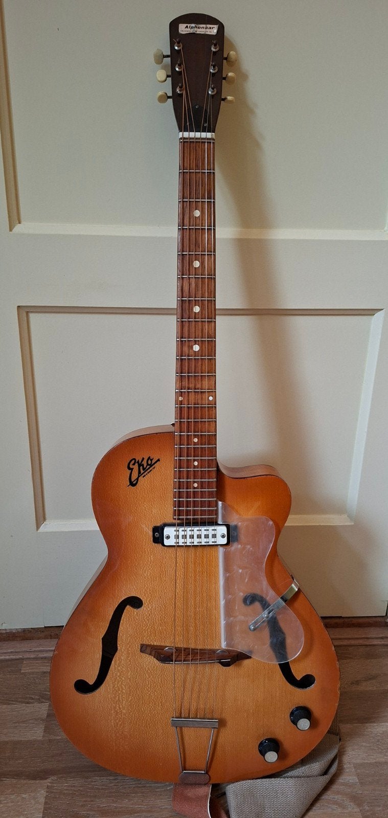 Eko 100 Gitaar met element, Ophalen, Gebruikt, Klassieke of Spaanse gitaar