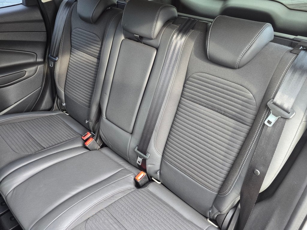 Foto 14 van Ford Kuga 1.5 EcoBoost Titanium D-Riem vervangen mooie auto