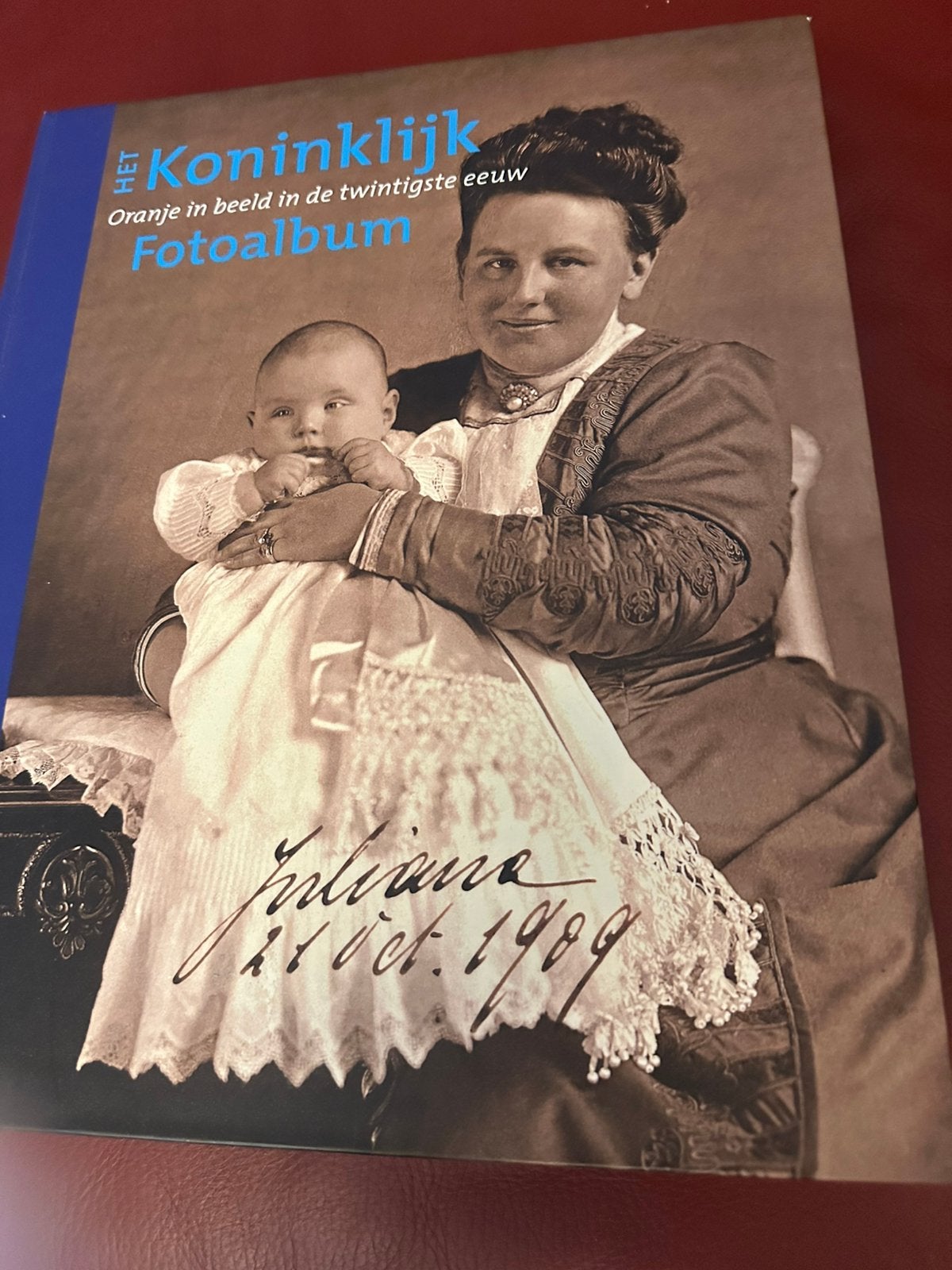 R. van Heuven - Van Nes - Het Koninklijk Fotoalbum, Ophalen of Verzenden, Zo goed als nieuw, R. van Heuven - Van Nes, Nederland