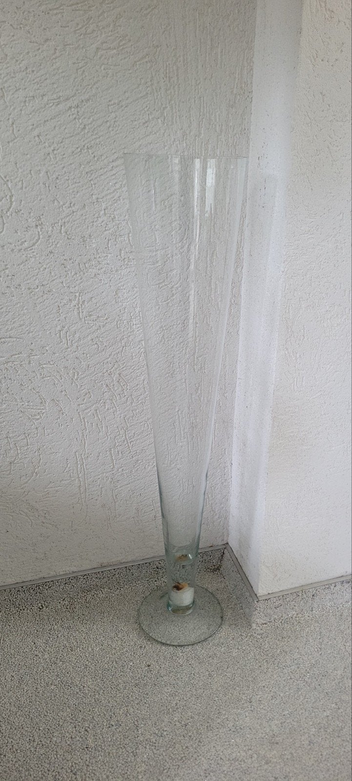 Grote glazen vaas - Elegant en veelzijdig, Huis en Inrichting, Woonaccessoires | Vazen, Op voet, Transparant, Ophalen of Verzenden