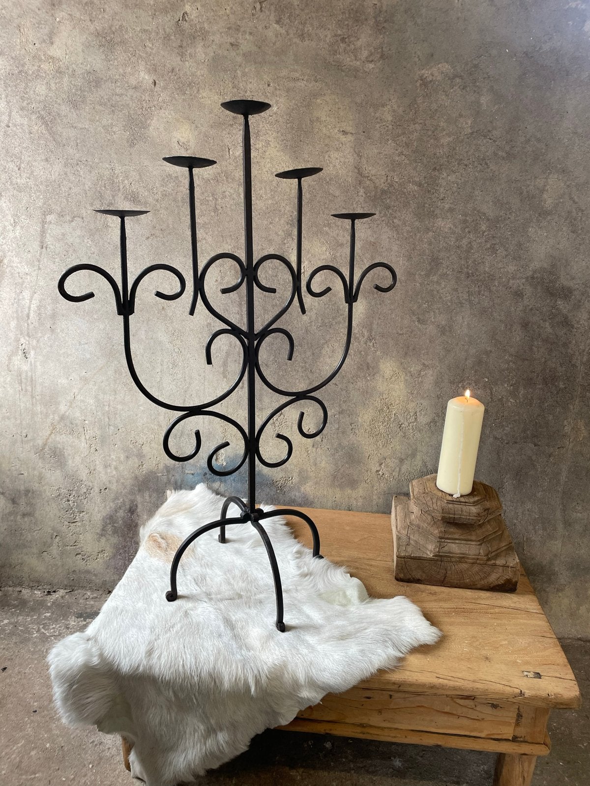 Stoere ijzeren kandelaar, 80 cm hoog, 55 cm breed, Huis en Inrichting, Woonaccessoires | Kandelaars en Kaarsen, Gebruikt, Zwart