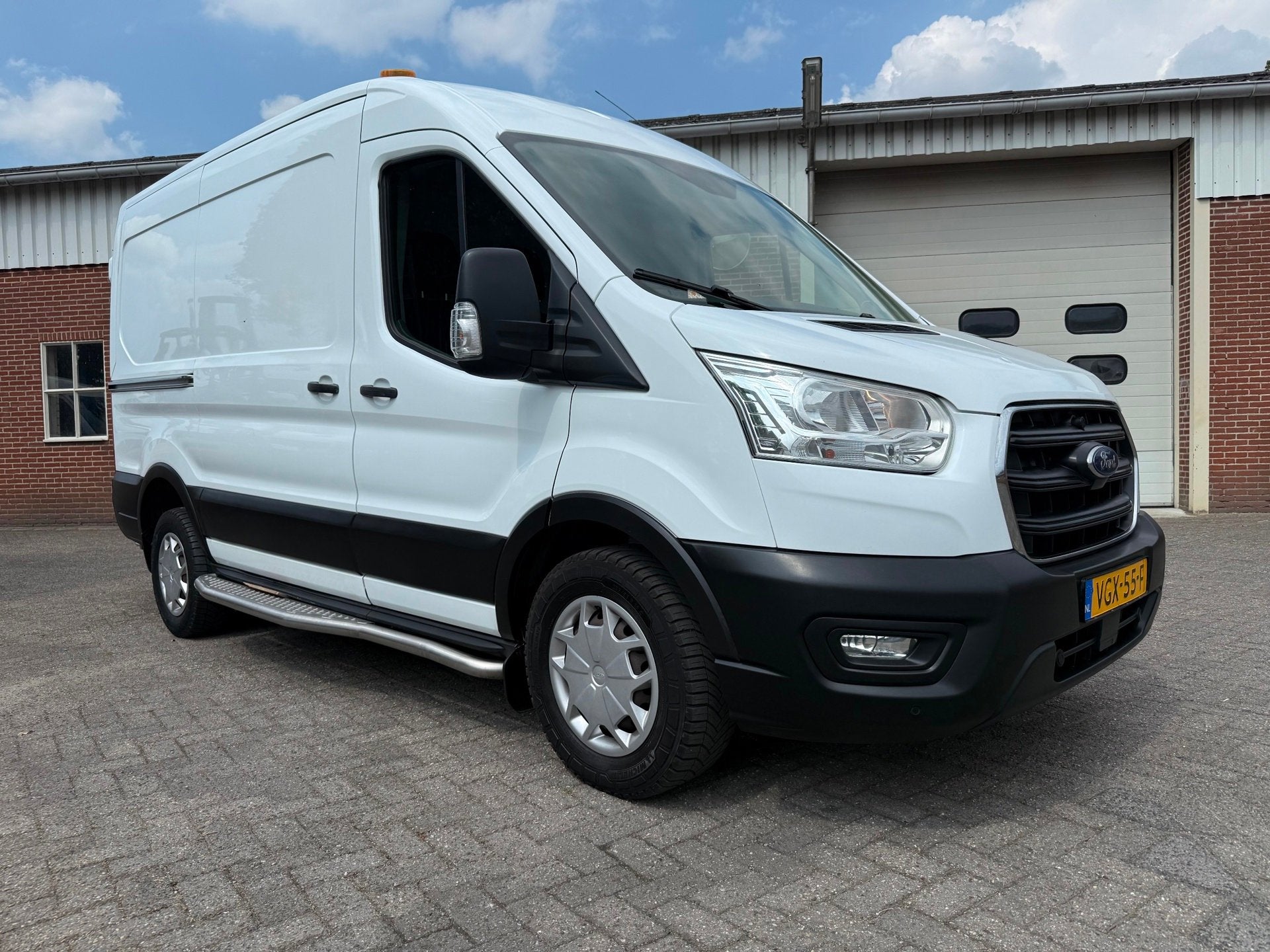 Ford Transit 350 2.0 TDCI L2H2 3.5T automaat 170PK camera na, Auto's, Euro 6, 4 cilinders, 2027 kg, Wit