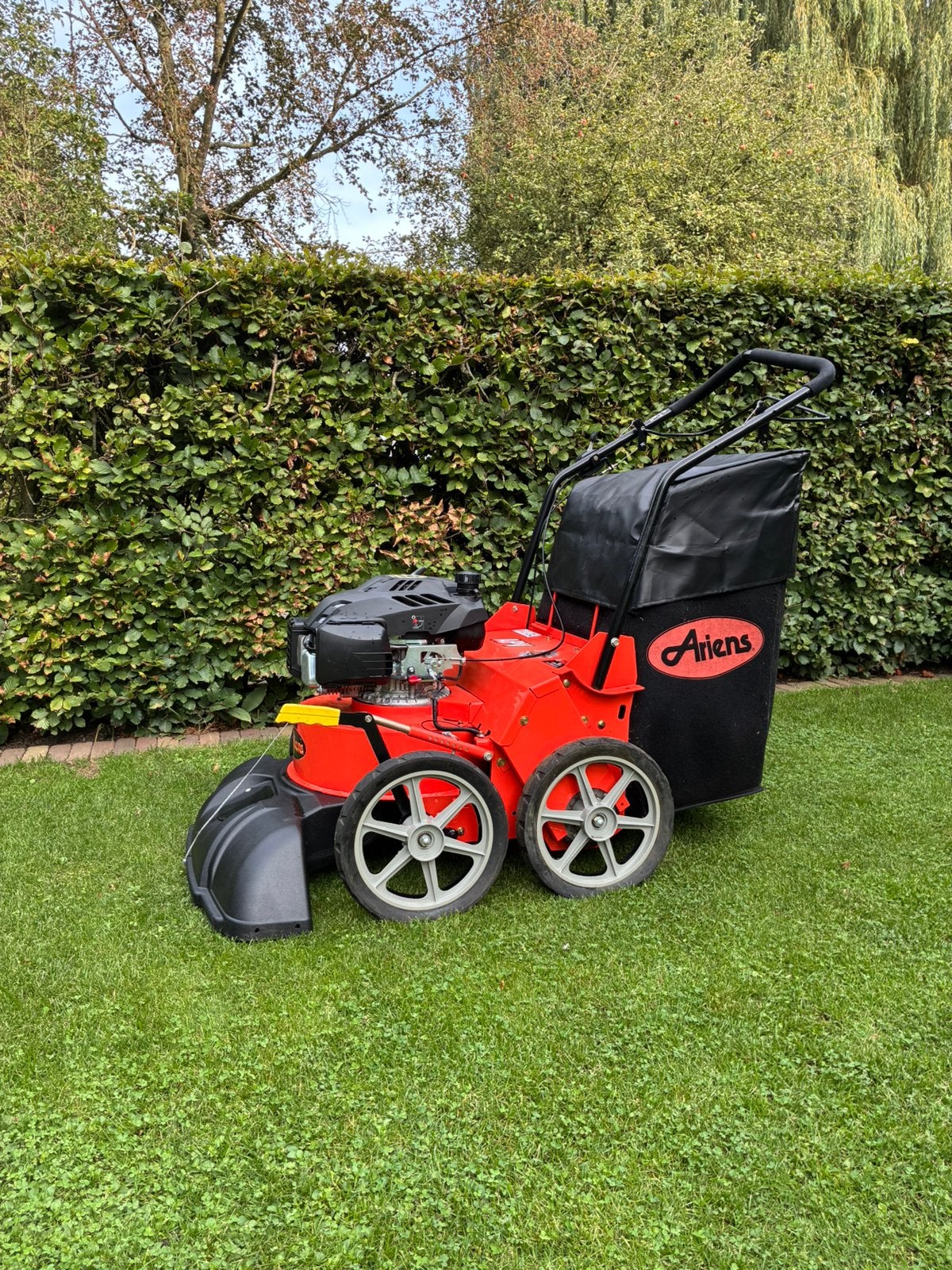 Ariens grofvuil- en bladzuiger met opvangzak, Ophalen, Zo goed als nieuw, Benzine, Met opvangzak