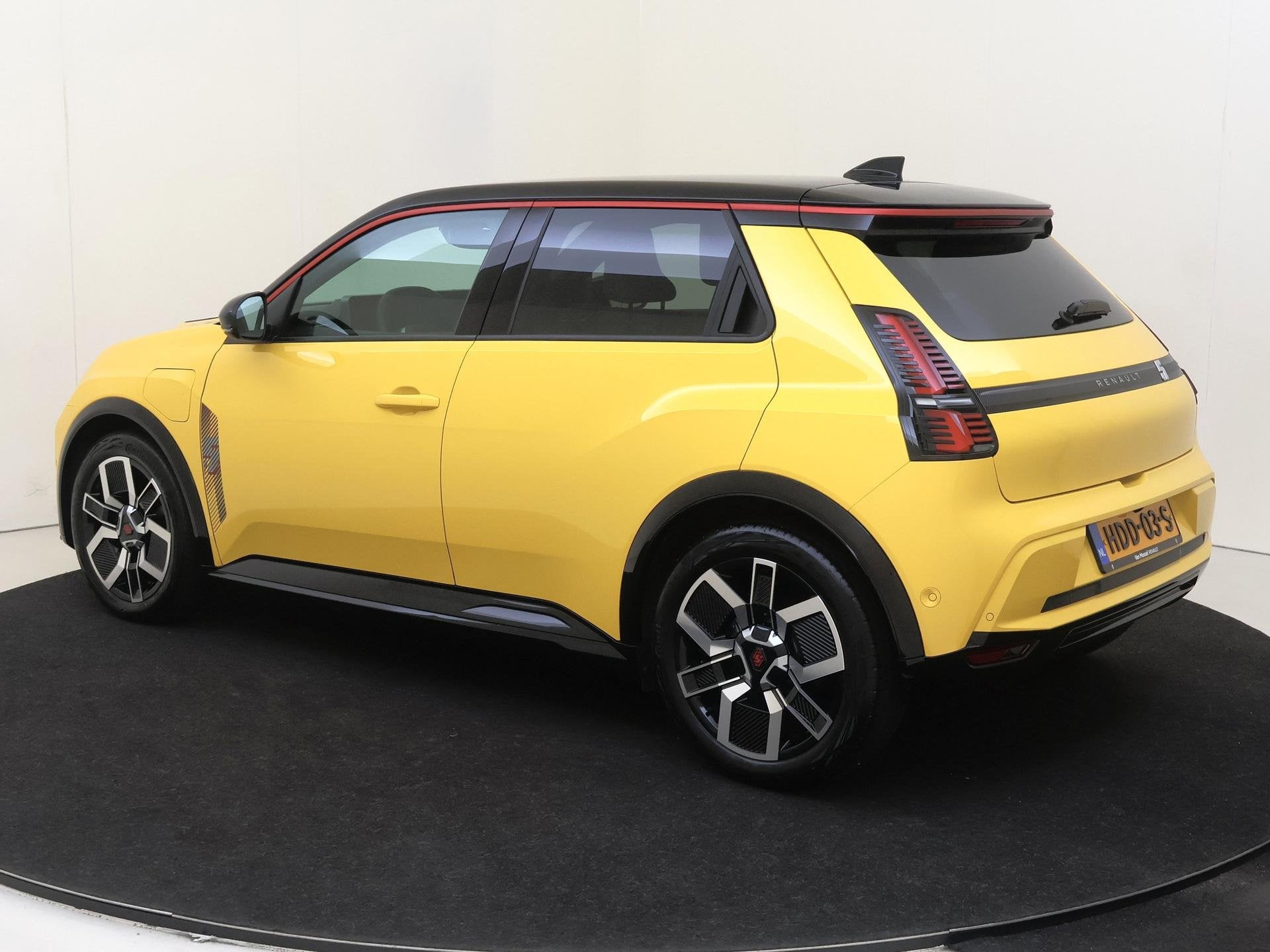 Renault 5 comfort range iconic cinq 52 kWh | Automaat | Acht, Auto's, Stof, Gebruikt, 150 pk, 500 kg