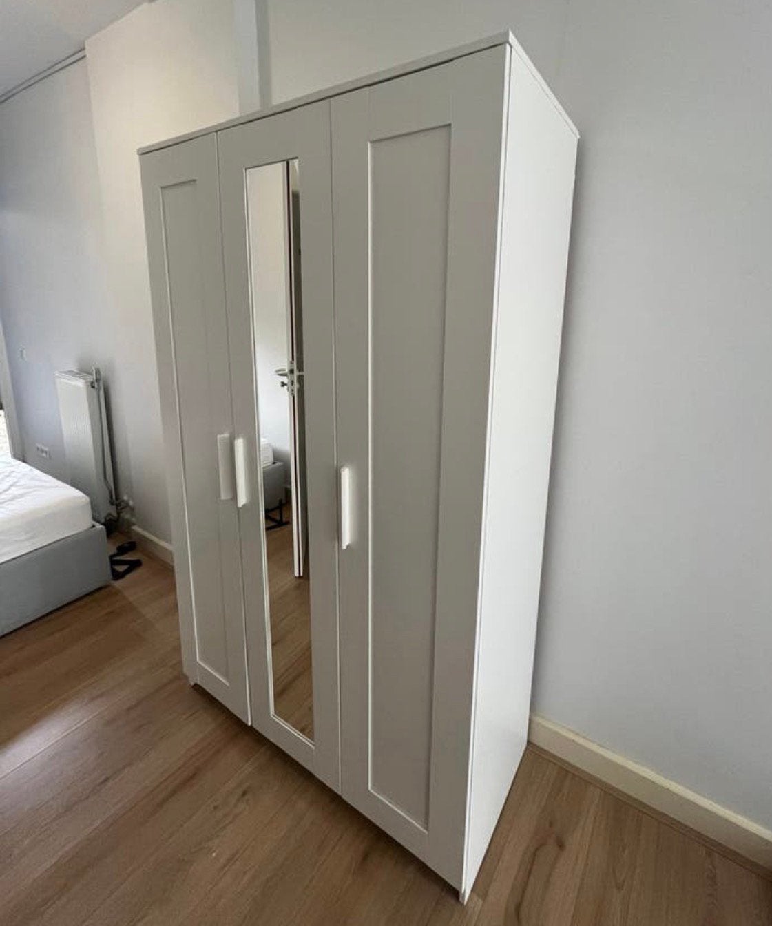 IKEA Brimnes kledingkast wit met 3 deuren+spiegel 404.079.22, Ophalen, Met deur(en), Gebruikt, 100 tot 150 cm