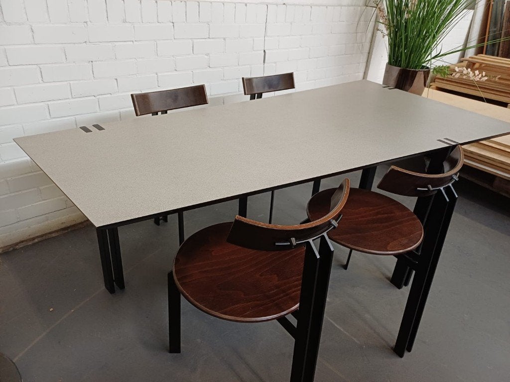 Harvink Zeta tafel voorzien van 4 Harvink stoelen, Huis en Inrichting, Ophalen, Gebruikt