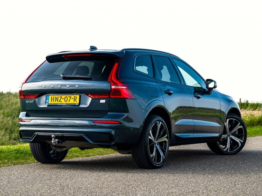 Volvo XC60 2.0 T8 PHEV AWD Polestar Pano Trekhaak ACC, Auto's, Automaat, Gebruikt, Euro 6, 4 cilinders