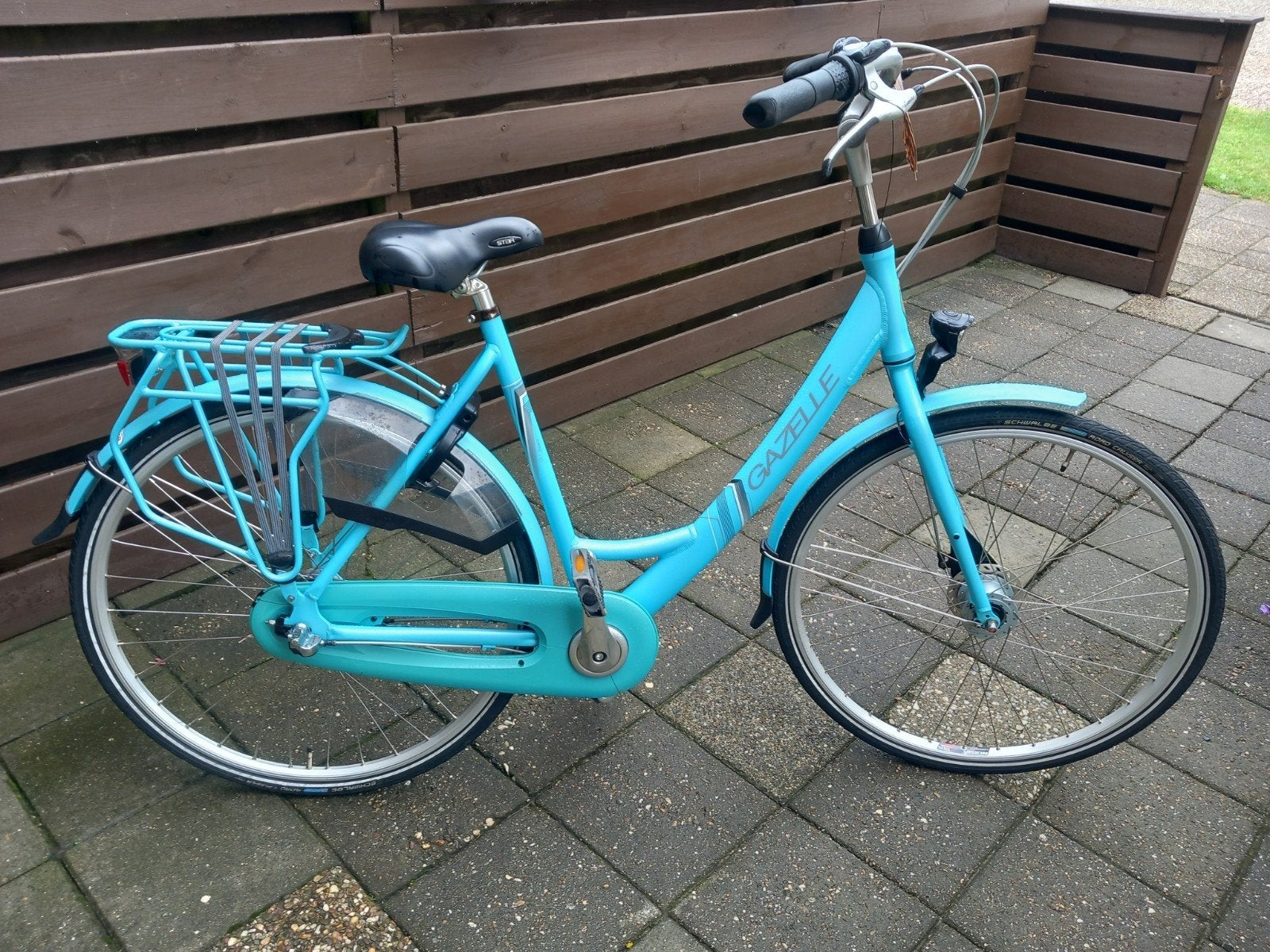Zeer nette 28 inch damesfiets met 3 versnellingen, Fietsen en Brommers, Fietsen | Dames | Damesfietsen, Ophalen, Zo goed als nieuw