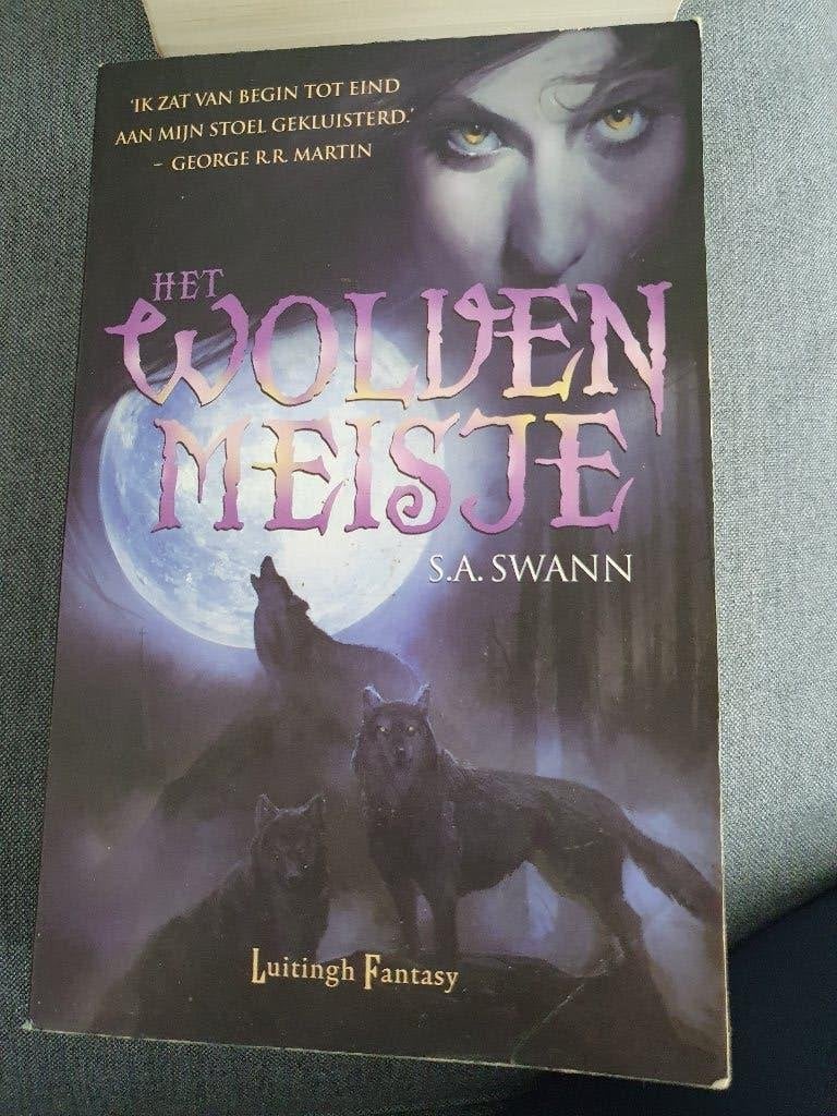 S.A. Swann – Het wolvenmeisje, Boeken, Ophalen of Verzenden, Gelezen, S.A. Swann