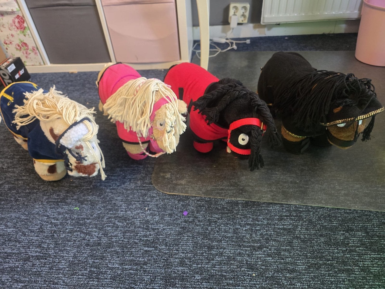 Set van 3 Crafty Ponies knuffelpaarden met dekens, Paard, Gebruikt, Overige merken, Ophalen of Verzenden