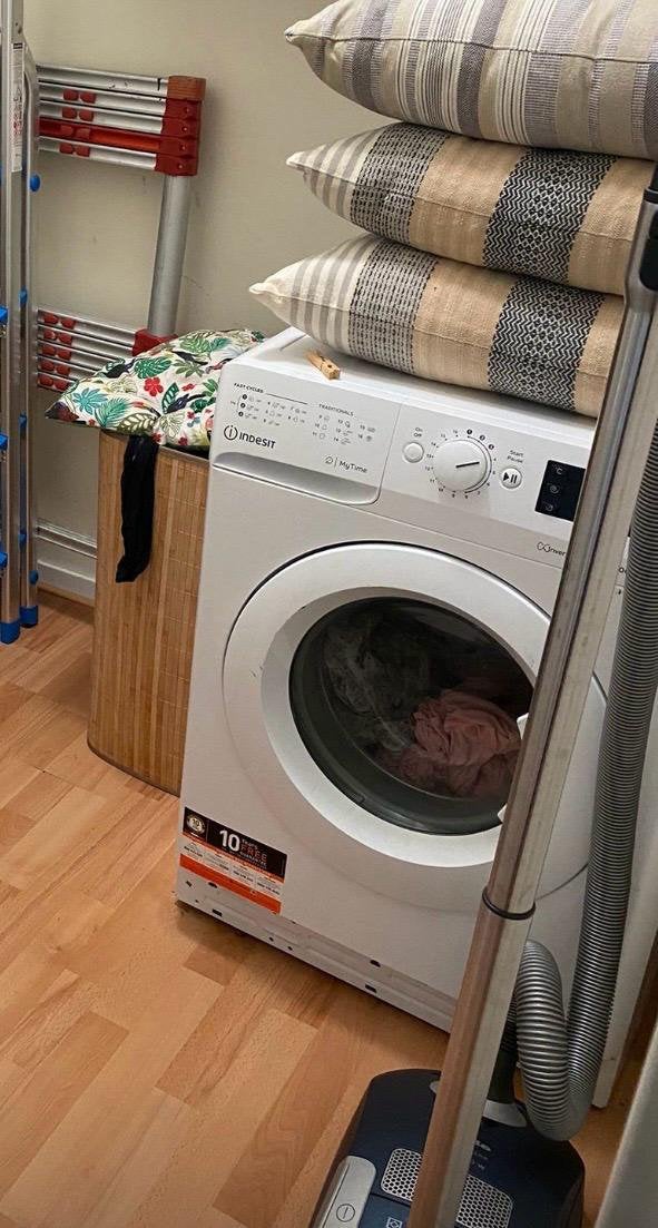 Goede indesit wasmachine, Ophalen, Zo goed als nieuw, 1200 tot 1600 toeren, 85 tot 90 cm